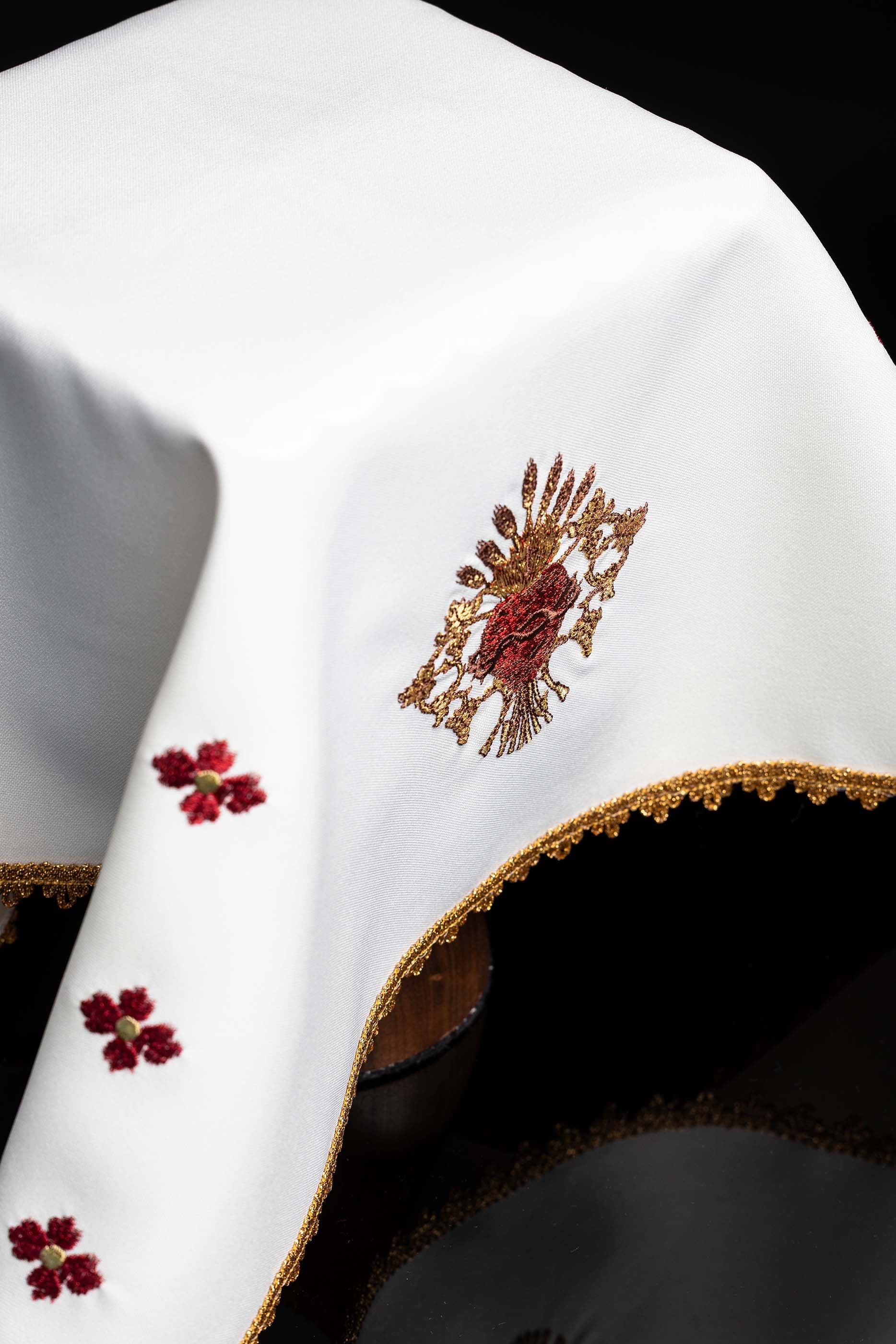 Cubre cáliz marfil con bordado Corazón de Jesús