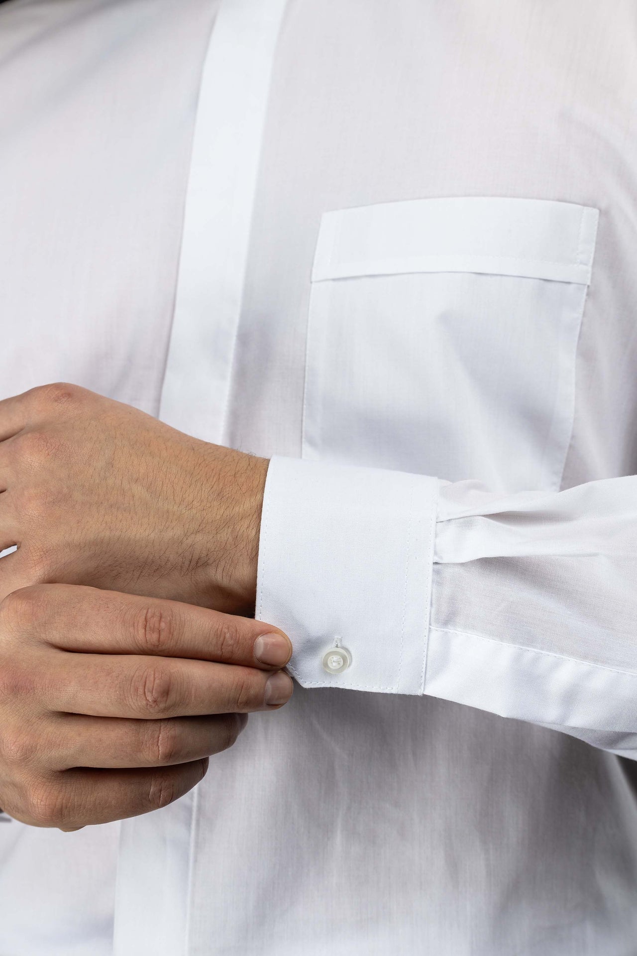 Camisa clerical romana blanca de manga larga con alzacuello KSZ/003/211/DR/38 - CASULLAS.ES
