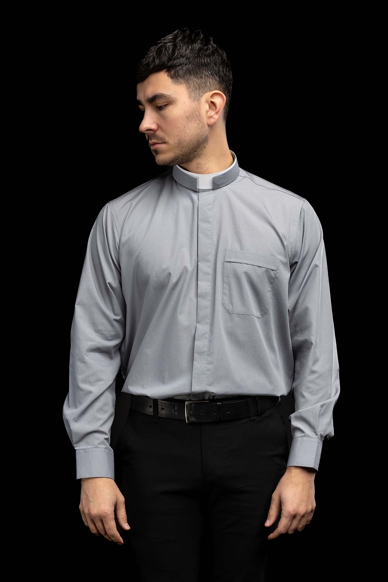 Camisa clerical romana gris claro de manga larga con alzacuello KSZ/003/220/DR/38 - CASULLAS.ES