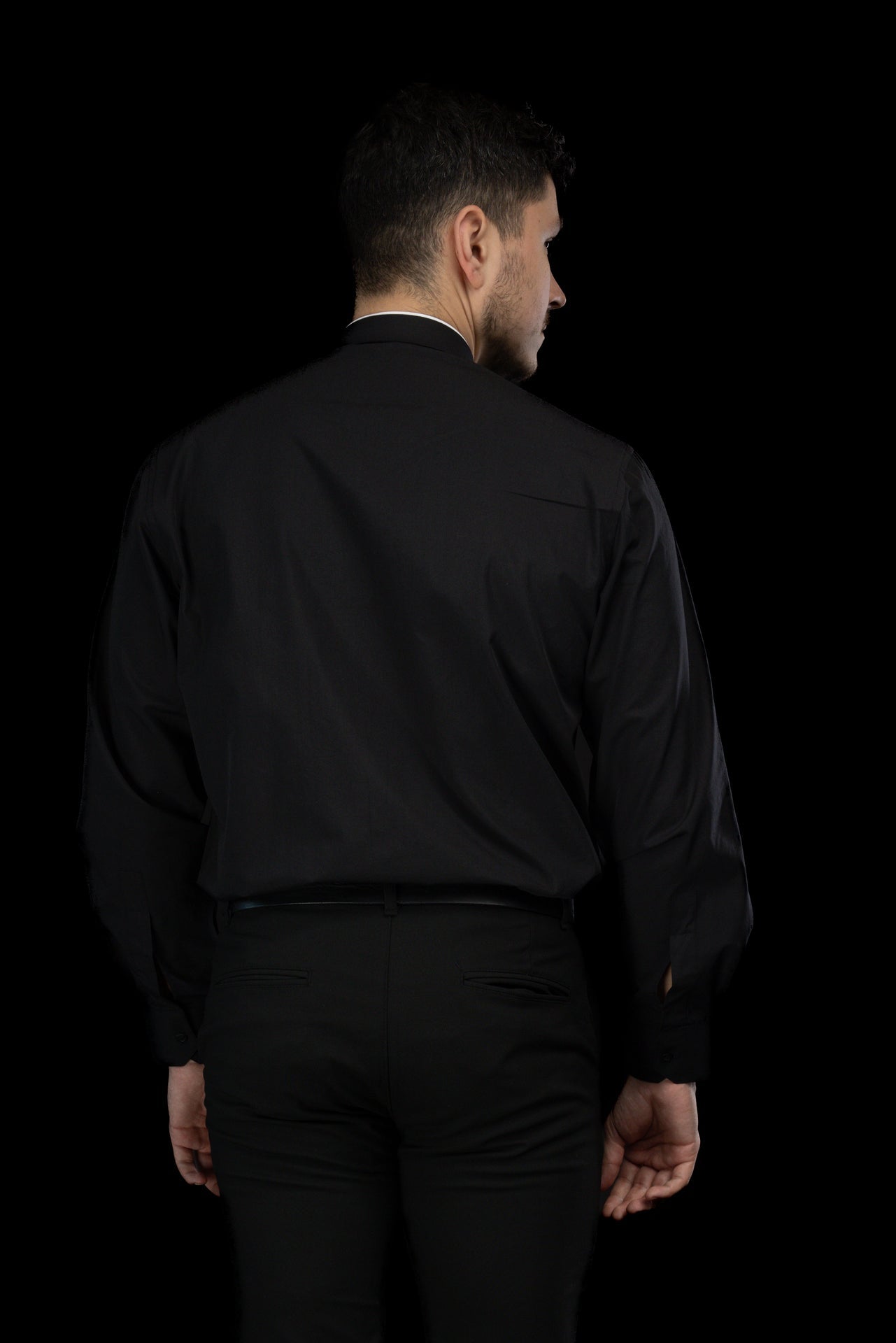 Camisa clerical romana negra de manga larga con alzacuello KSZ/003/214/DR/38 - CASULLAS.ES