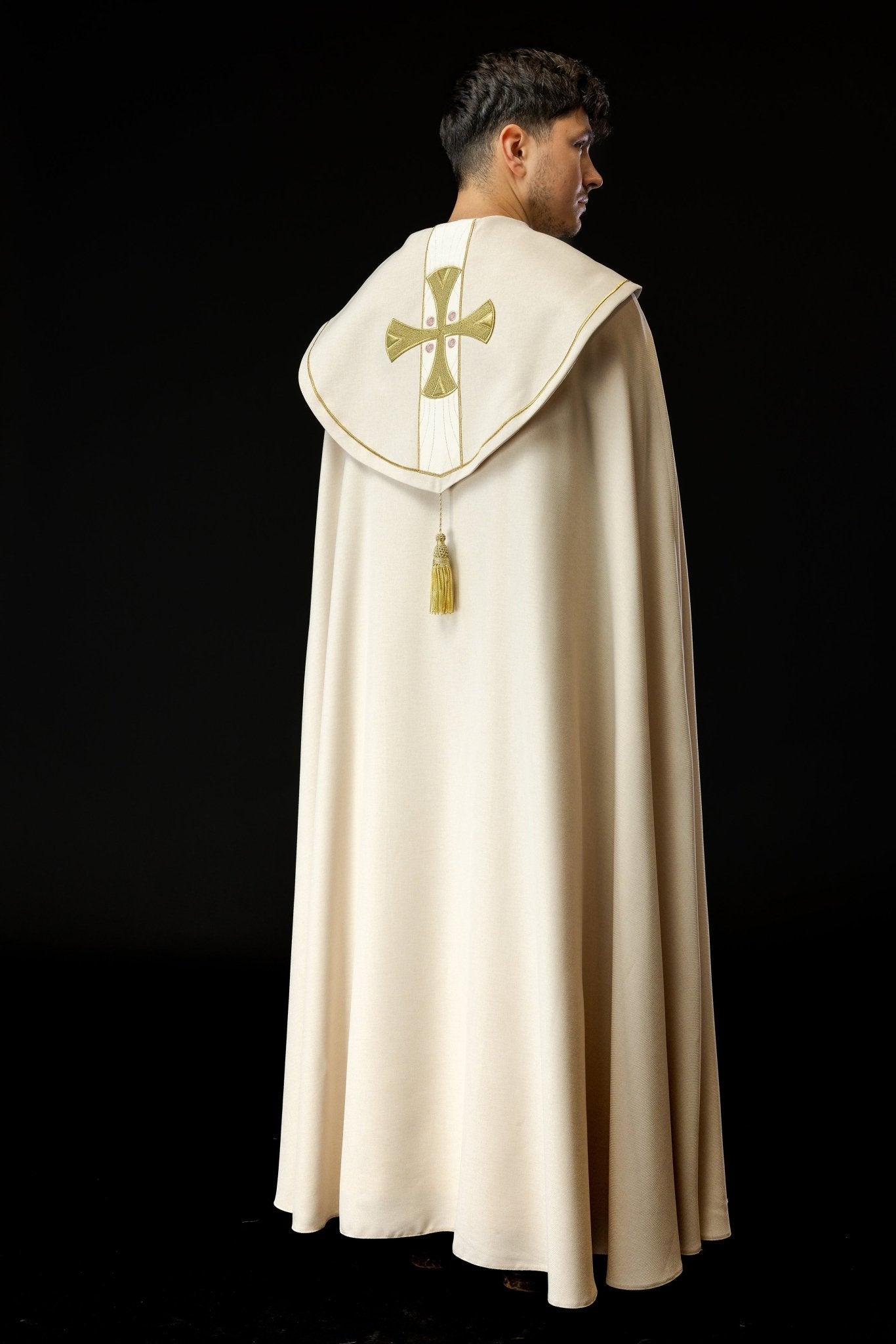 Capa con cruces doradas bordadas y terciopelo ecru S - 3068 - 05 - 70 150cm - CASULLAS.ES