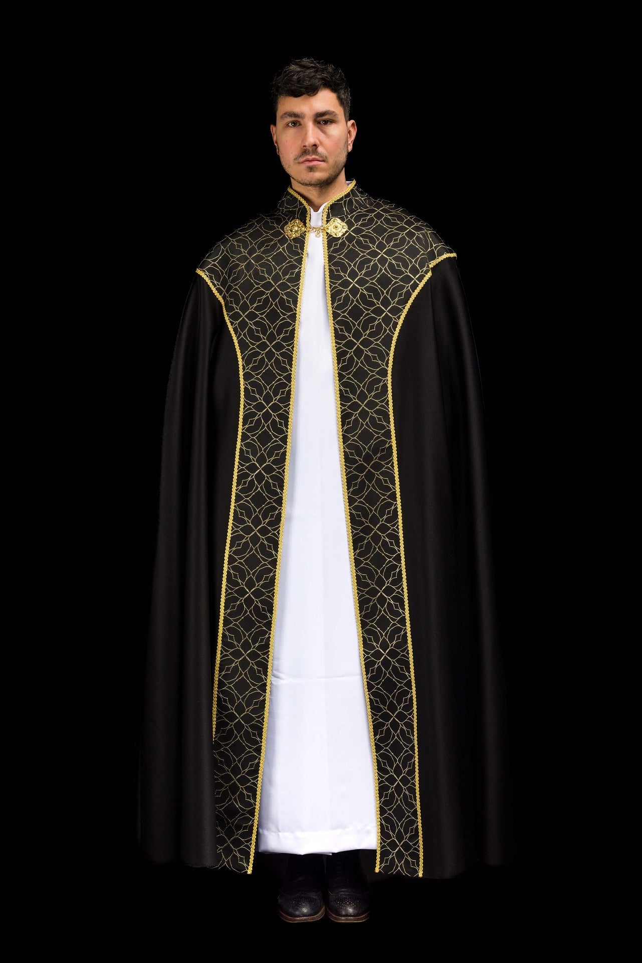 Capa pluvial bordada decorada con tejido jacquard negro KKP/163/07/20 145cm - CASULLAS.ES