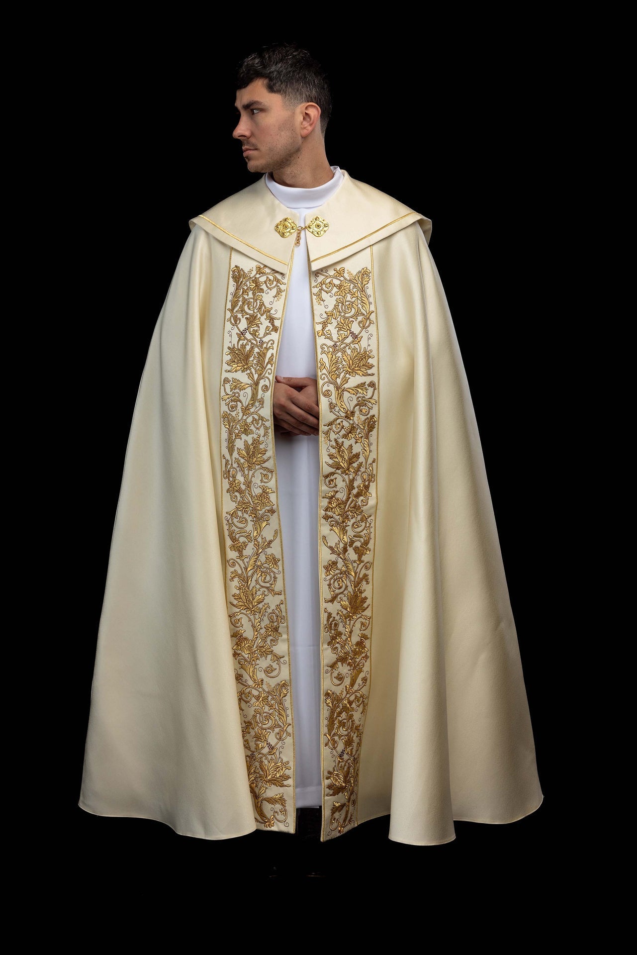 Capa pluvial litúrgica con bordado del Sagrado Corazón de Jesús KKP/025/05/20 145cm - CASULLAS.ES