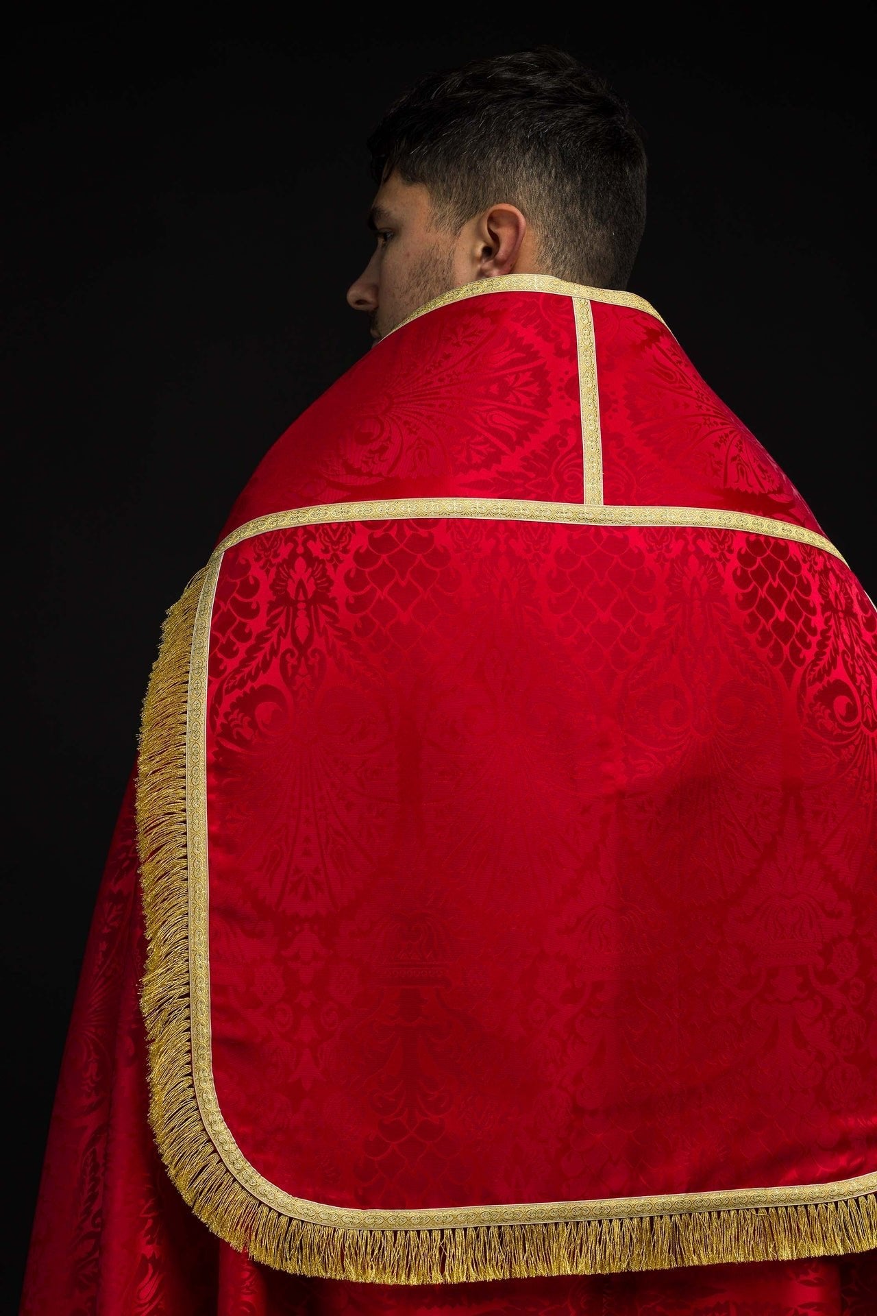 Capa pluvial romana de tejido jacquard lisa roja KKP/159/02/83 145cm - CASULLAS.ES