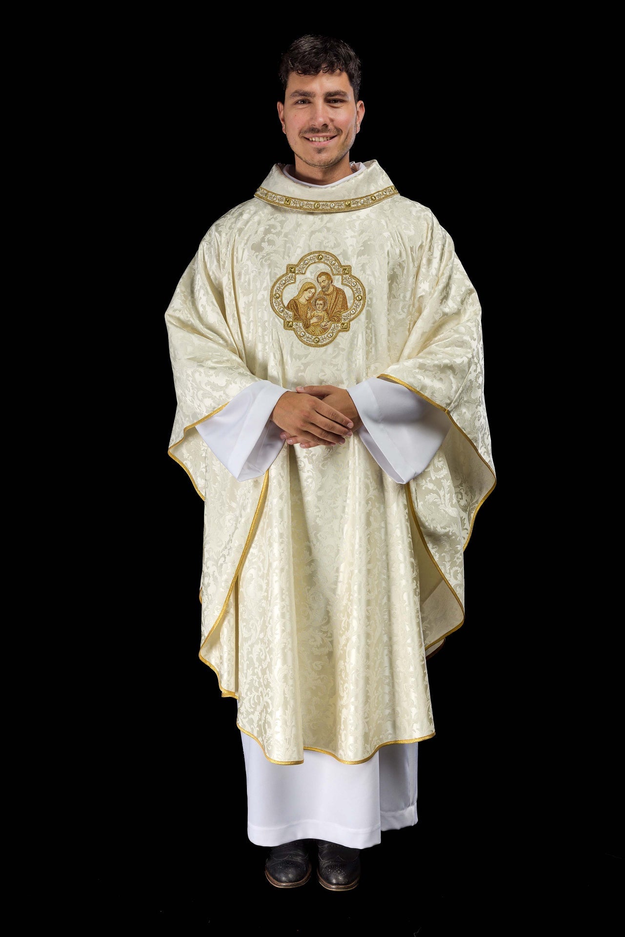 Casulla bordada de Navidad con la imagen de la Sagrada Familia S-7075-05-88 - CASULLAS.ES