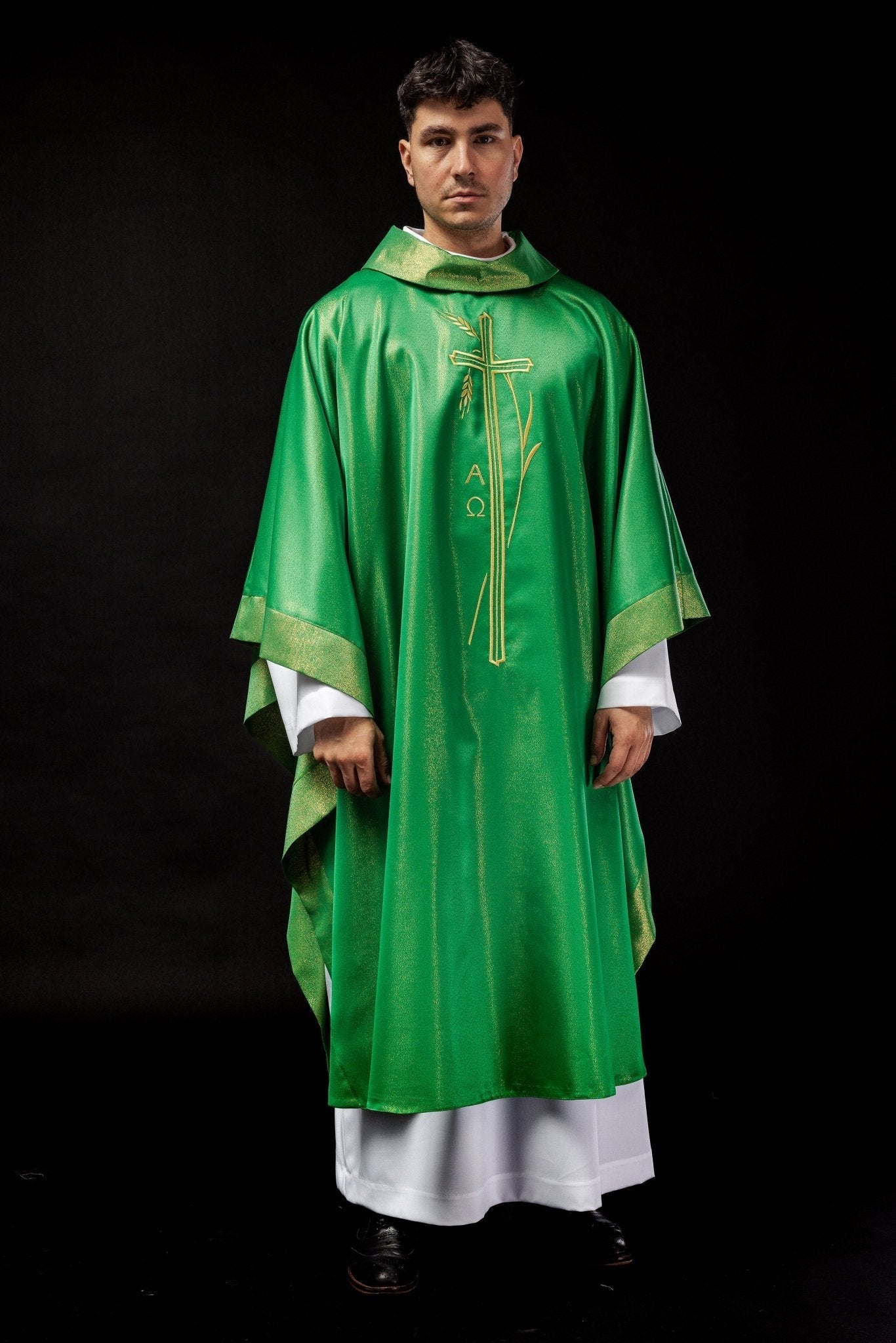 Casulla con motivo de cruz y espiga en verde S - 7052 - 01 - 54 - CASULLAS.ES