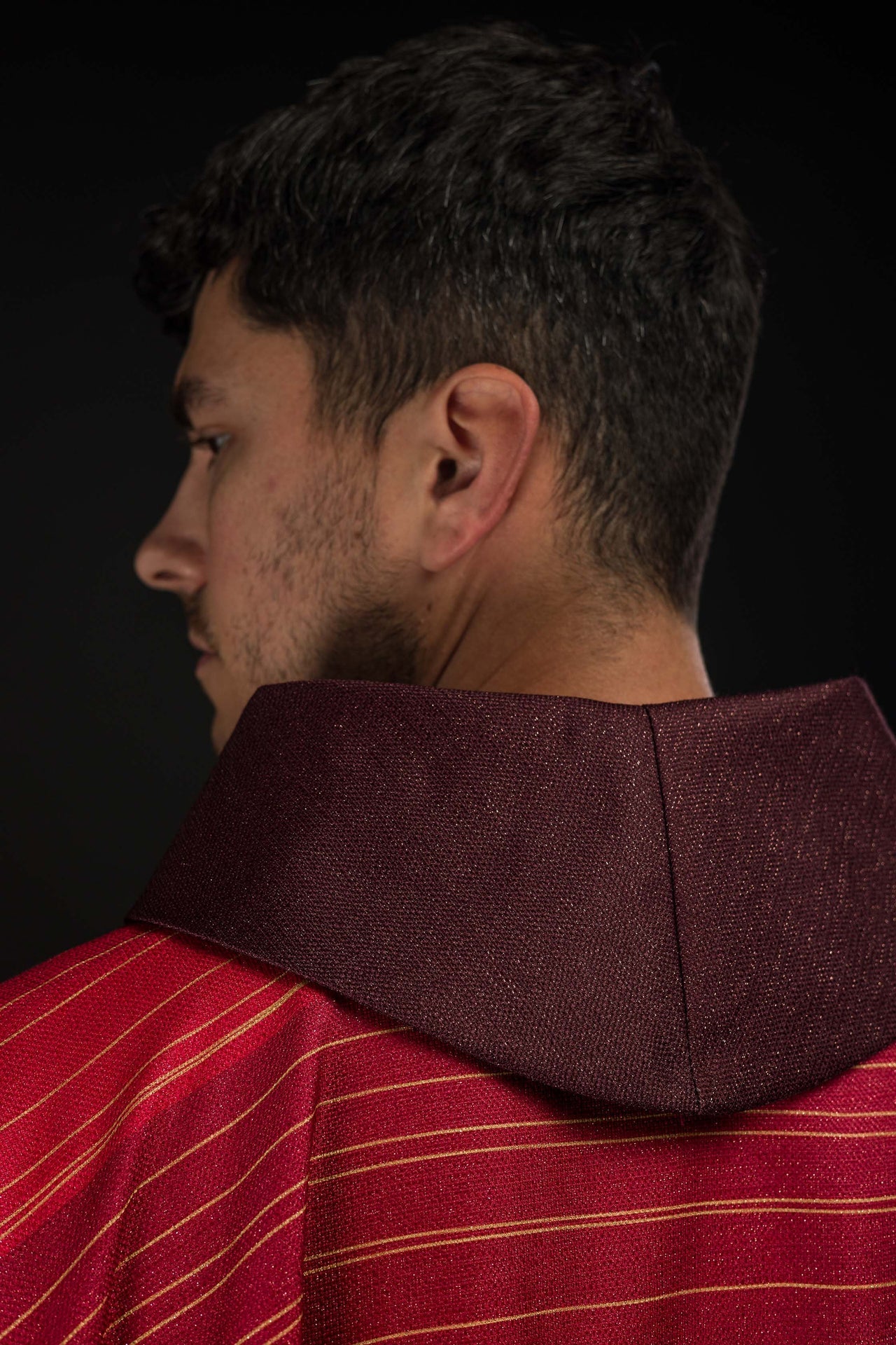 Casulla estampada con la Cruz de Jerusalén – roja KOD/7001/02/40 - CASULLAS.ES