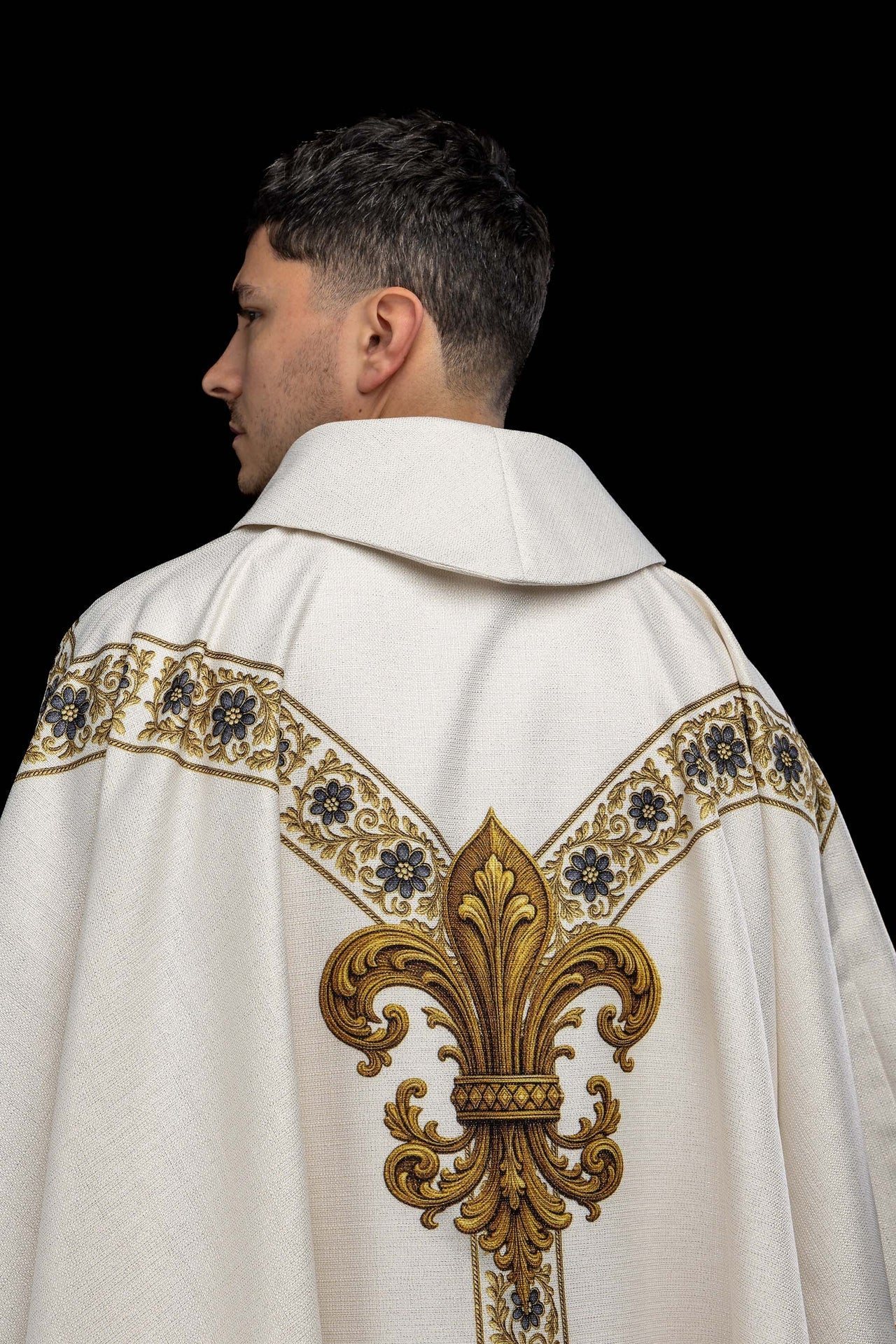 Casulla estampada con la imagen de la Inmaculada Concepción KOD/7007/05/40 - CASULLAS.ES