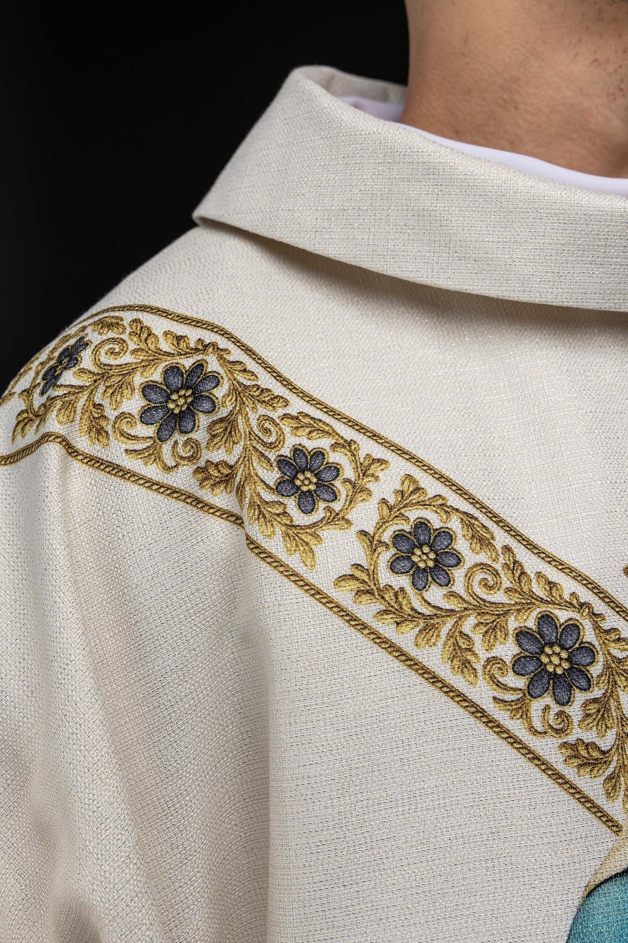 Casulla estampada con la imagen de la Inmaculada Concepción KOD/7007/05/40 - CASULLAS.ES