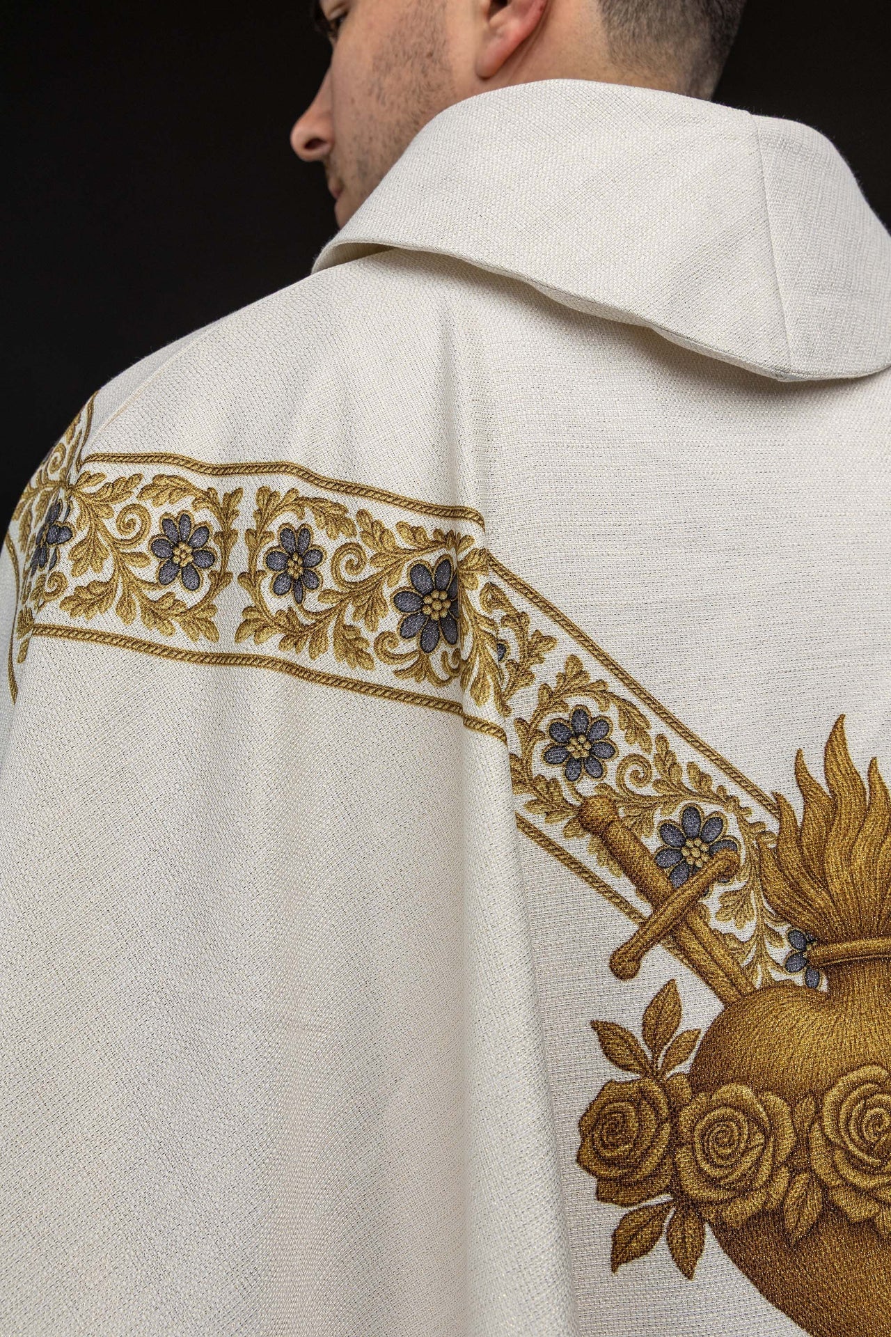 Casulla estampada con la imagen de Nuestra Señora de Fátima KOD/7011/05/40 - CASULLAS.ES