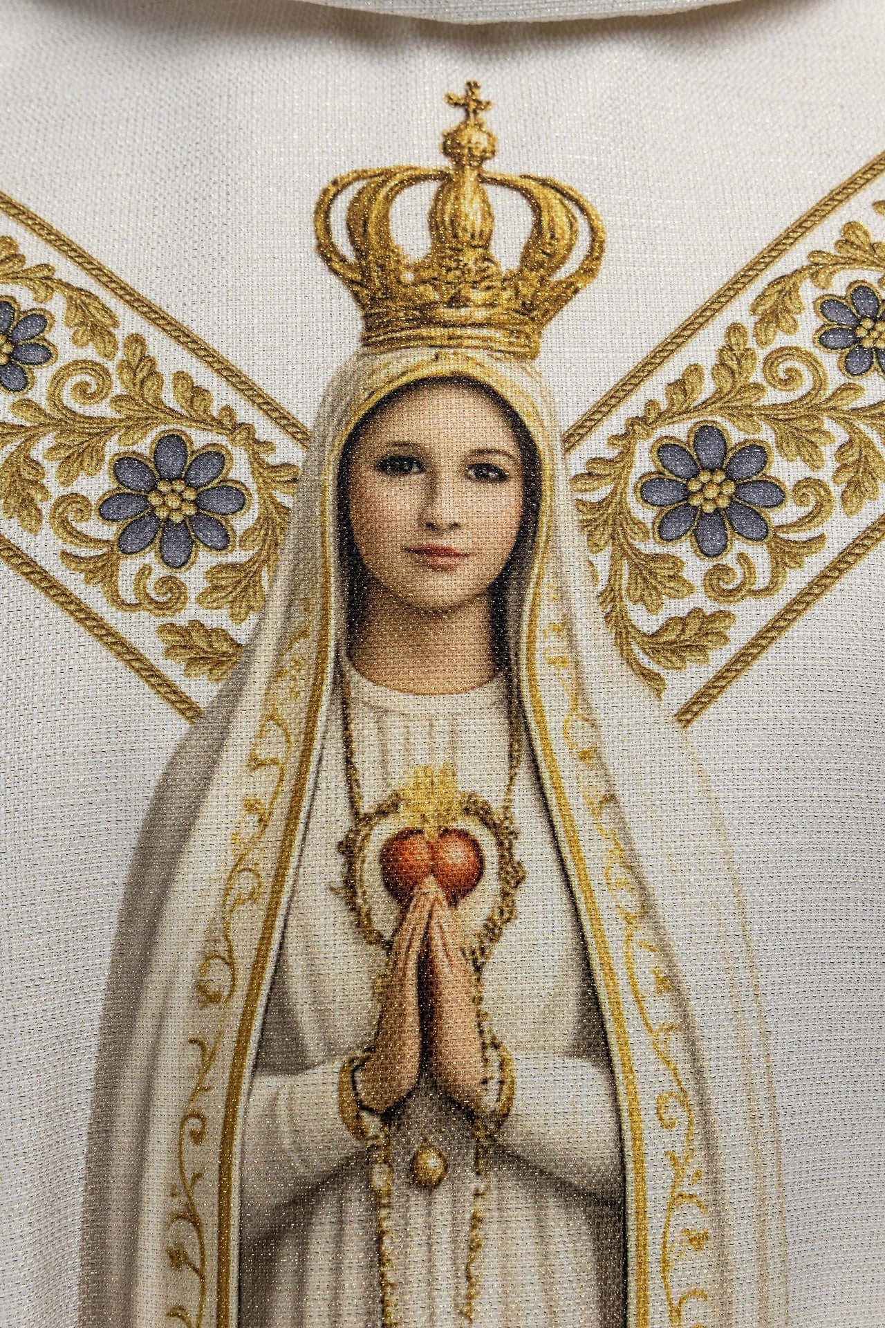 Casulla estampada con la imagen de Nuestra Señora de Fátima KOD/7011/05/40 - CASULLAS.ES