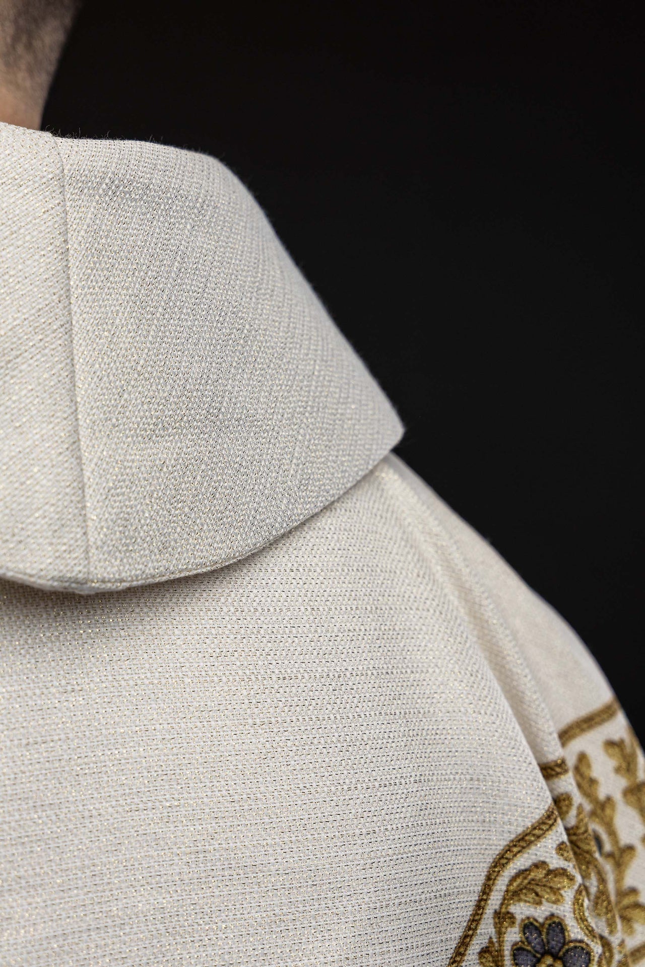 Casulla estampada con la imagen de Nuestra Señora de Fátima KOD/7011/05/40 - CASULLAS.ES