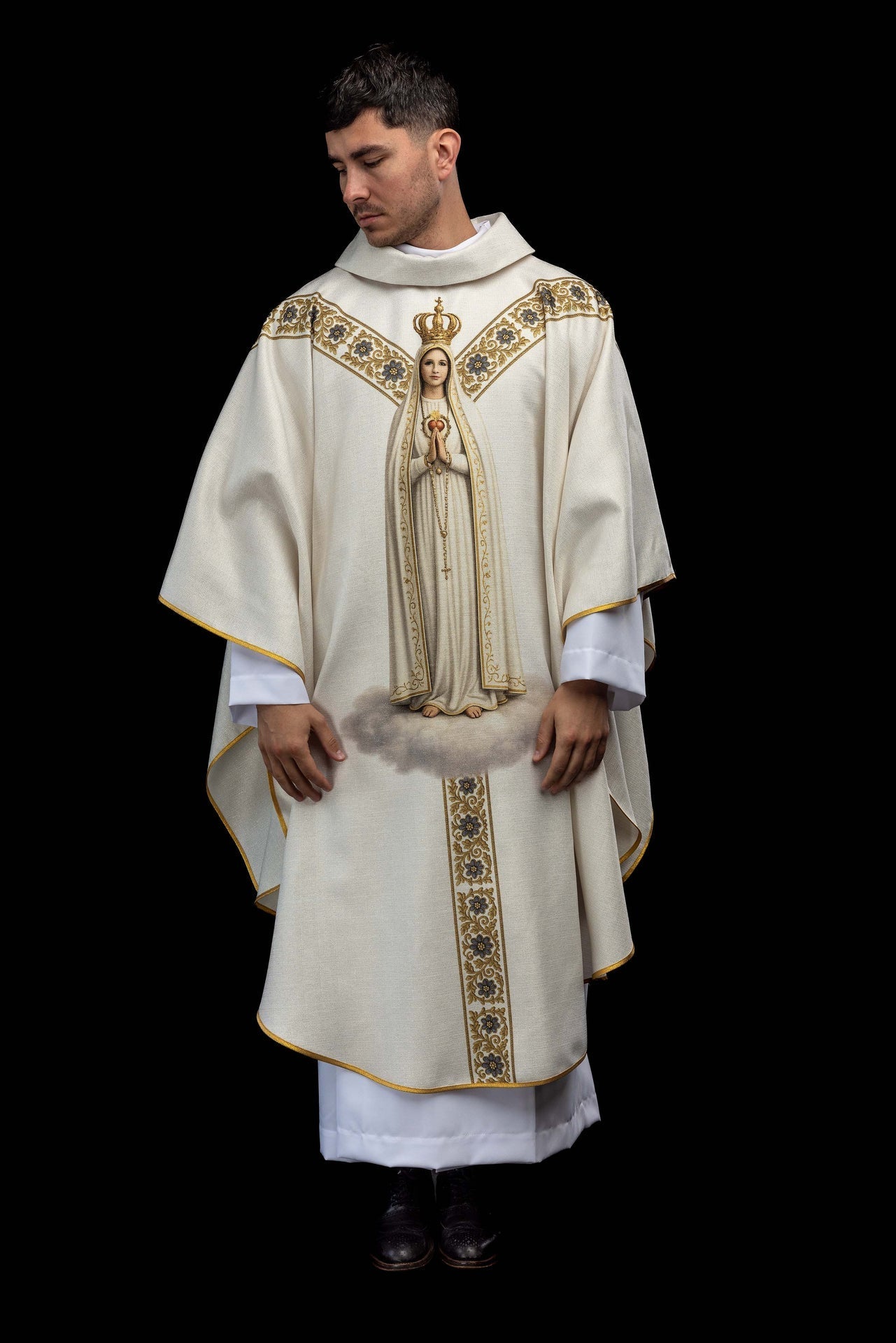 Casulla estampada con la imagen de Nuestra Señora de Fátima KOD/7011/05/40 - CASULLAS.ES