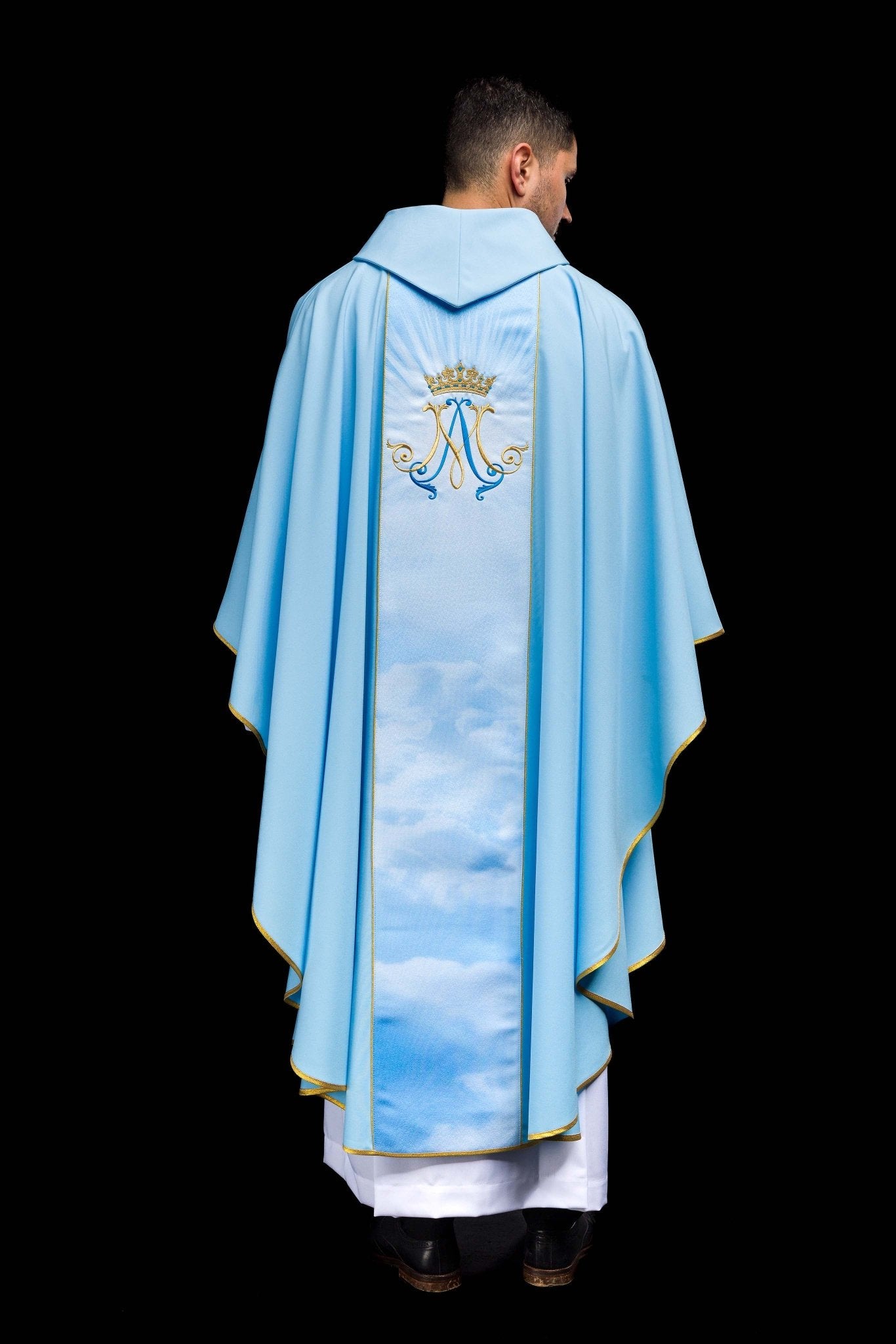 Casulla litúrgica Mariana galón bordado y sublimado en color azul HA7020-06 NIEBIESKI - CASULLAS.ES