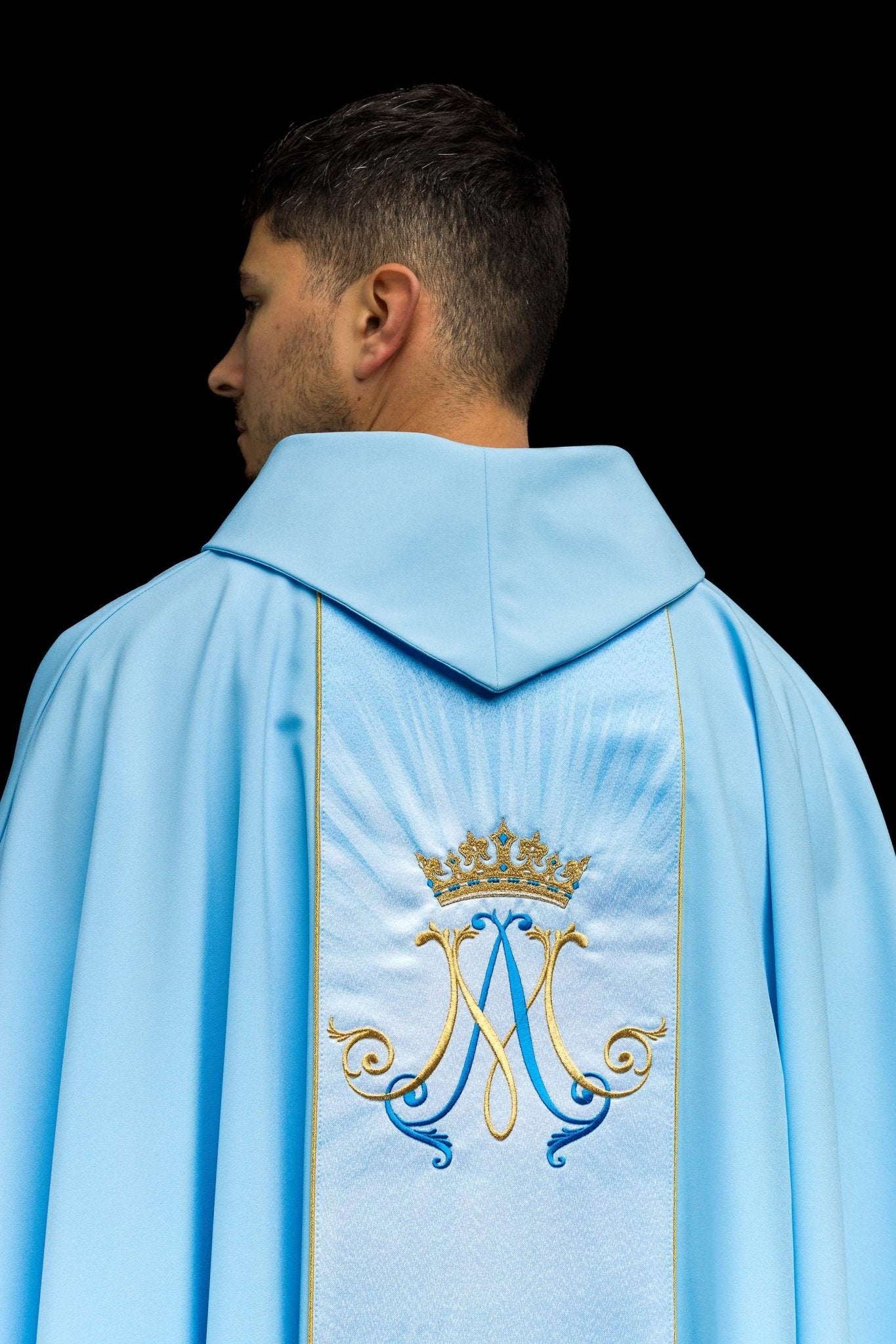 Casulla litúrgica Mariana galón bordado y sublimado en color azul HA7020-06 NIEBIESKI - CASULLAS.ES