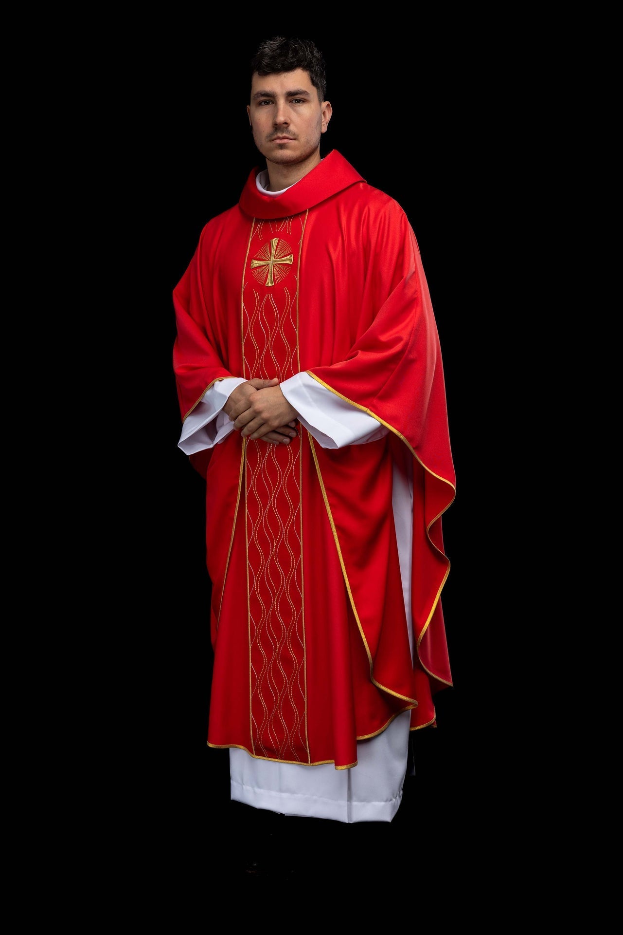 Casulla roja bordada con cruz KOR/277/02/53 - CASULLAS.ES