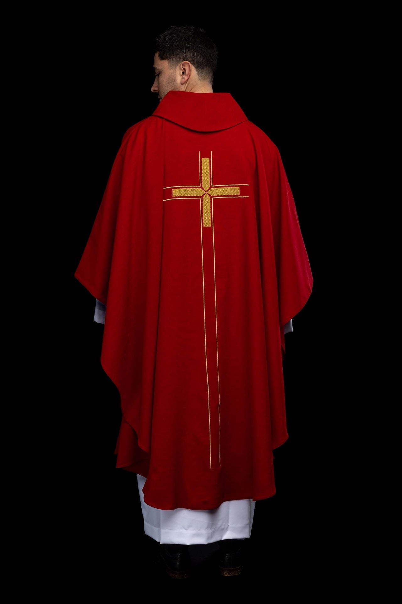 Casulla roja con motivo de cruz bordado LE/7019/02 - CASULLAS.ES