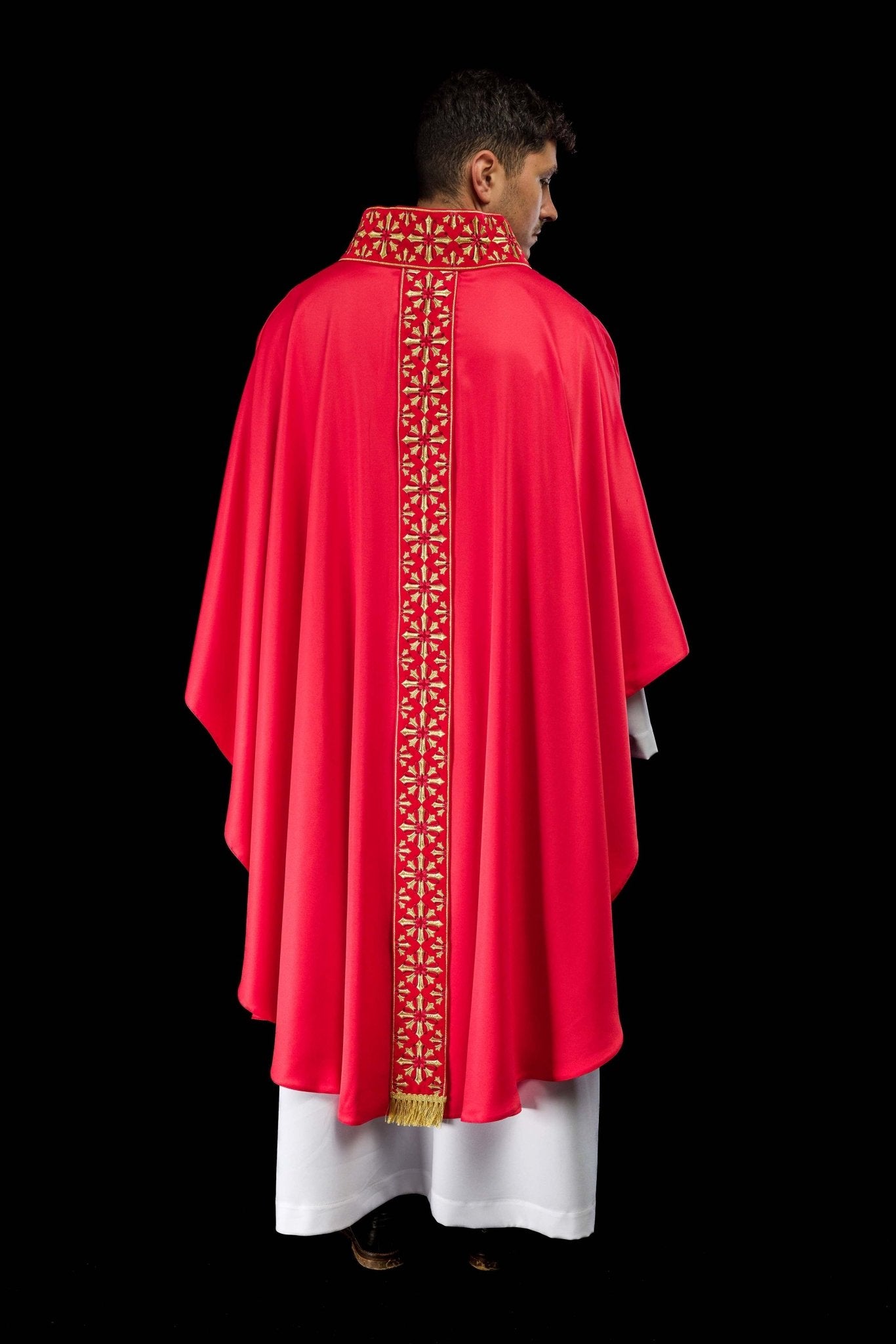 Casulla roja ricamente bordada LE/7026/02 - CASULLAS.ES