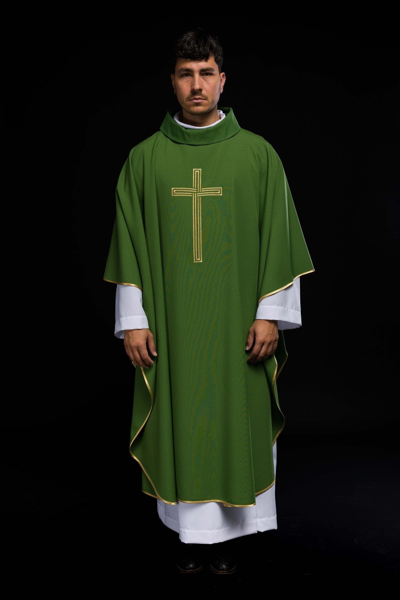 Casulla verde con bordado Cruz KOR/018/01/12 ZIELONY - CASULLAS.ES