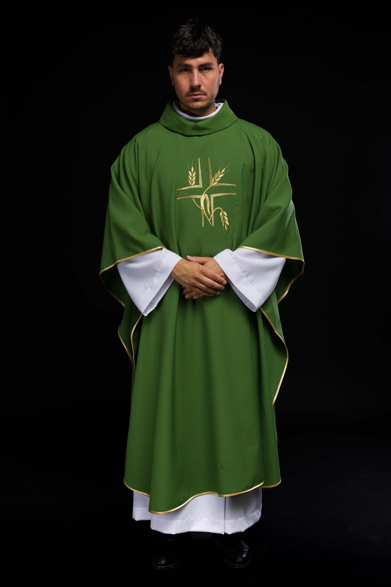 Casulla verde con bordado Cruz y Espigas KOR/016/01/12 ZIELONY - CASULLAS.ES