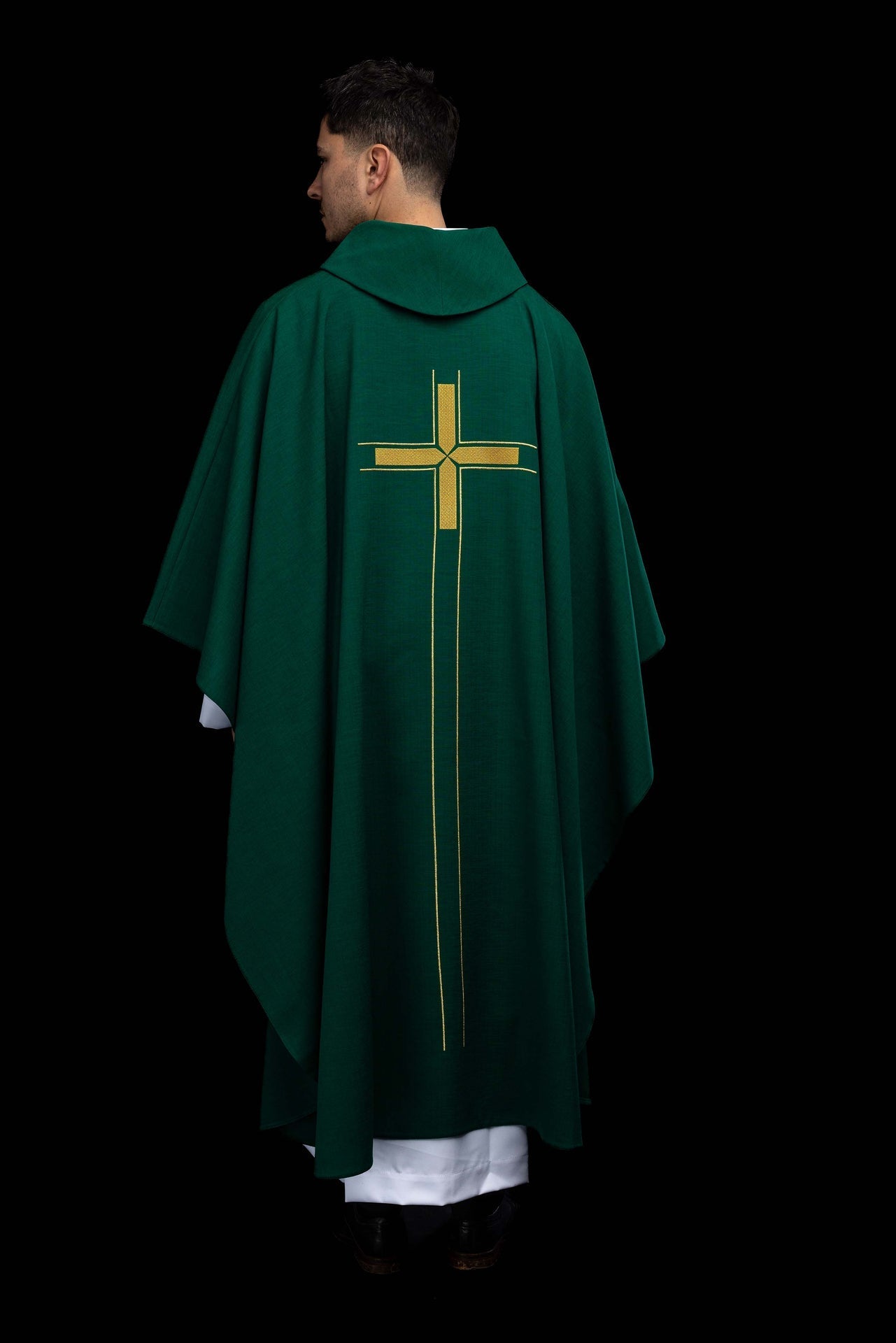 Casulla verde con motivo de cruz bordado LE/7019/01 - CASULLAS.ES