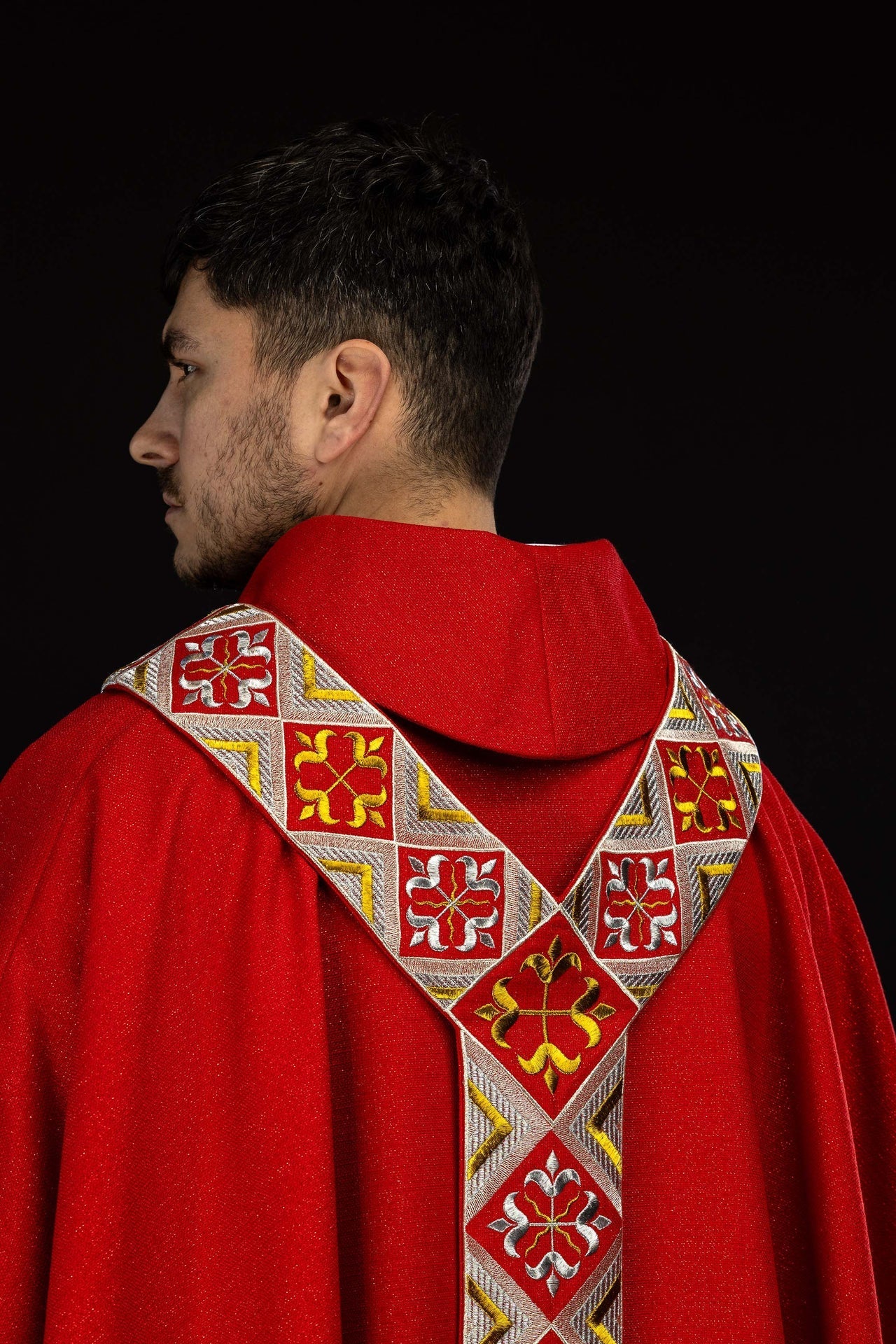 Cíngulo bordado para casulla incluido en el conjunto con la casulla color rojo LE/7042/02 - CASULLAS.ES