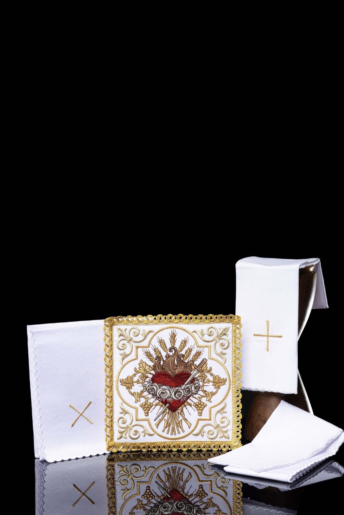 Conjunto de ropa litúrgica de altar bordada con el Corazón de María KK/5009 - CASULLAS.ES