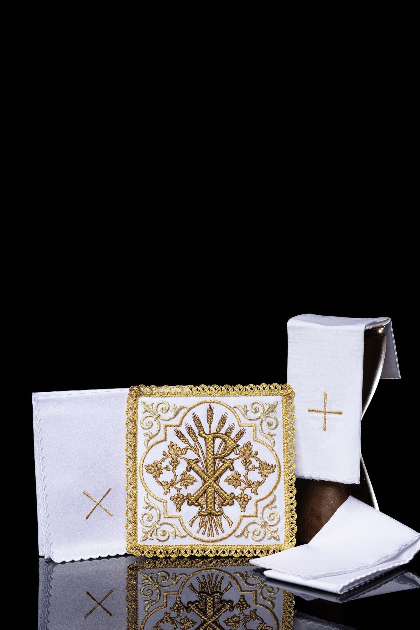Conjunto de ropa para cáliz bordado con el símbolo PAX KK/5011 - CASULLAS.ES