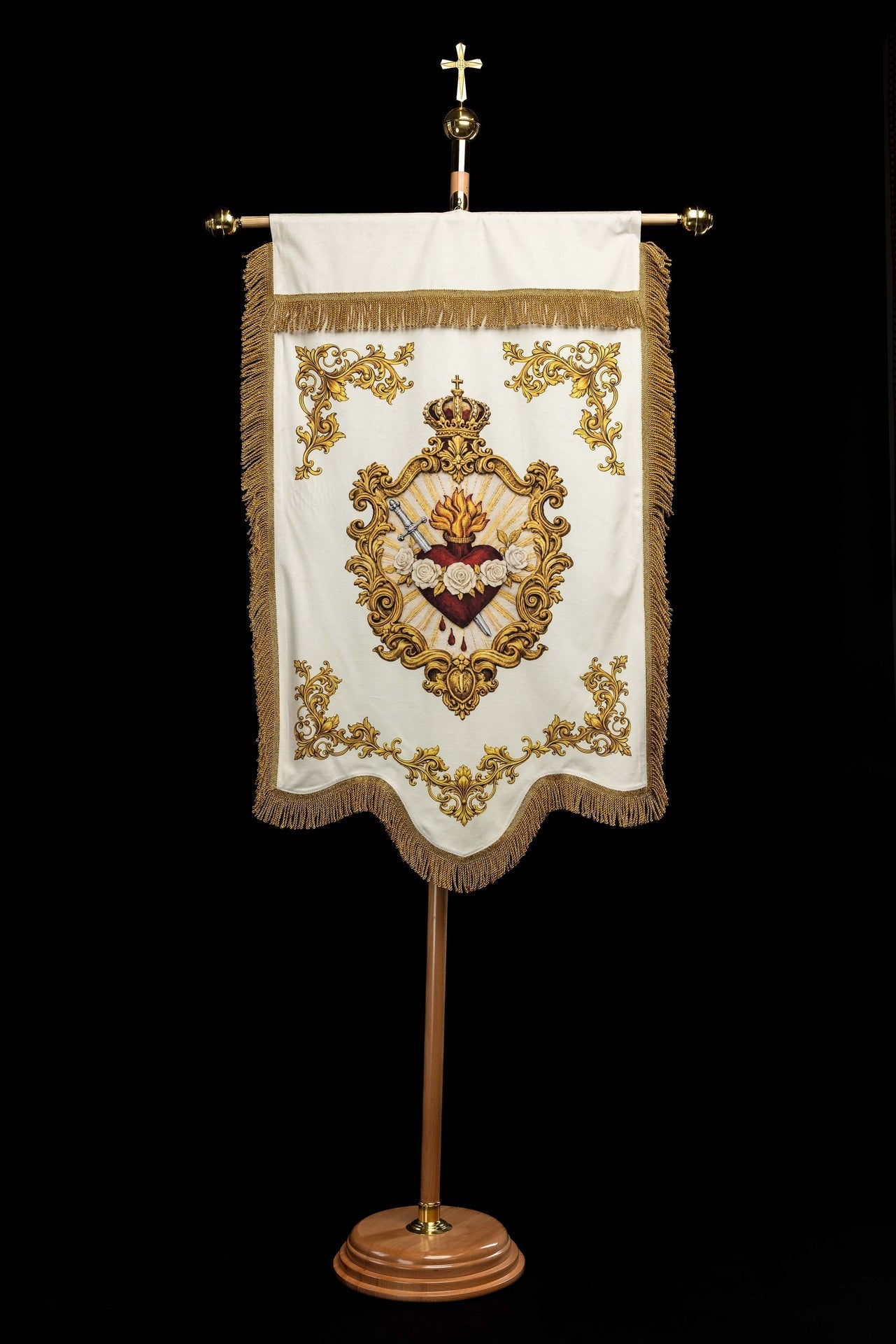Estandarte litúrgico mariano impreso por ambas caras con el símbolo del Corazón y monograma mariano CHD/003/05/109 80*130 - CASULLAS.ES