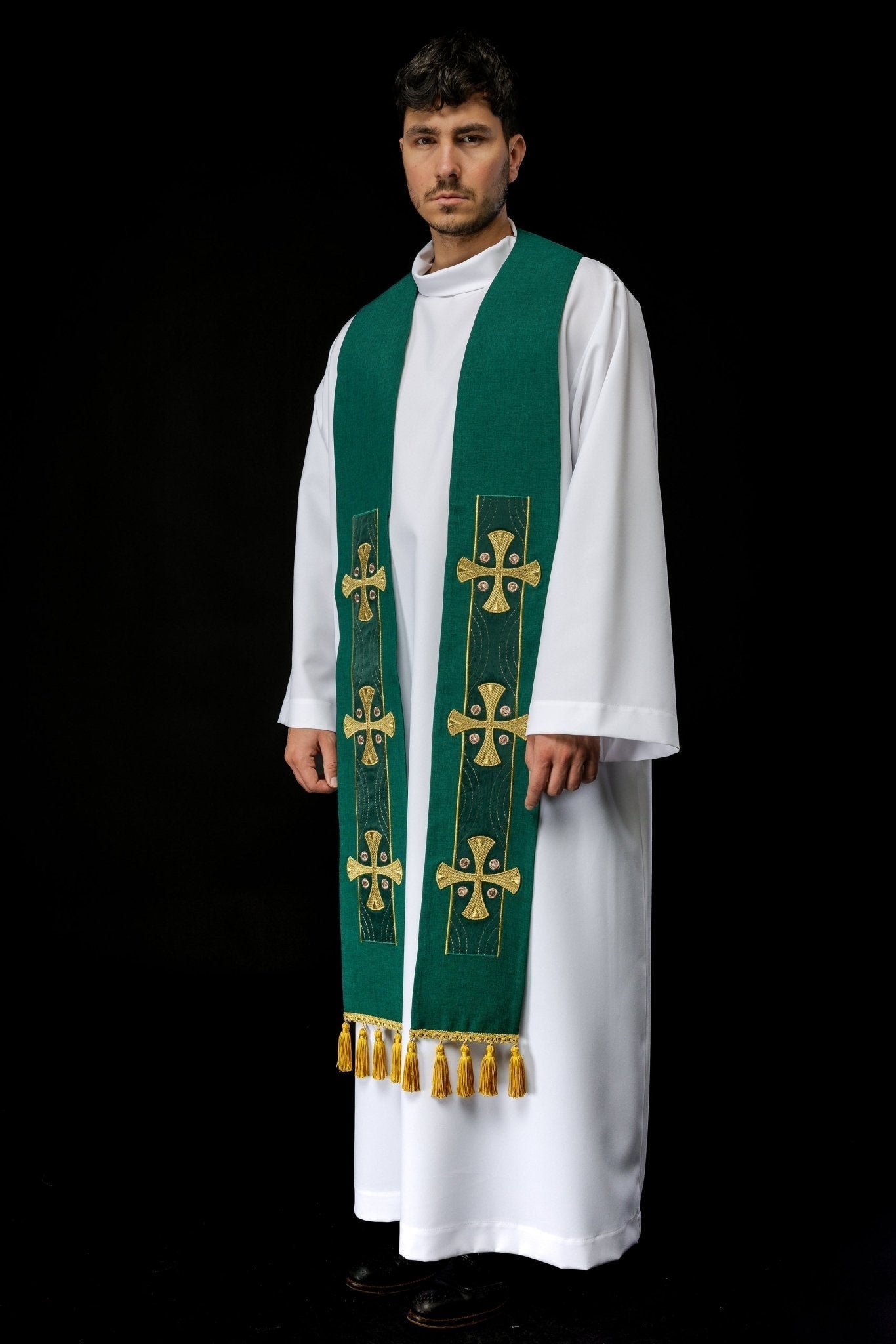 Estola bordada con cruces verdes S - 2068 - 01 - 70 - CASULLAS.ES