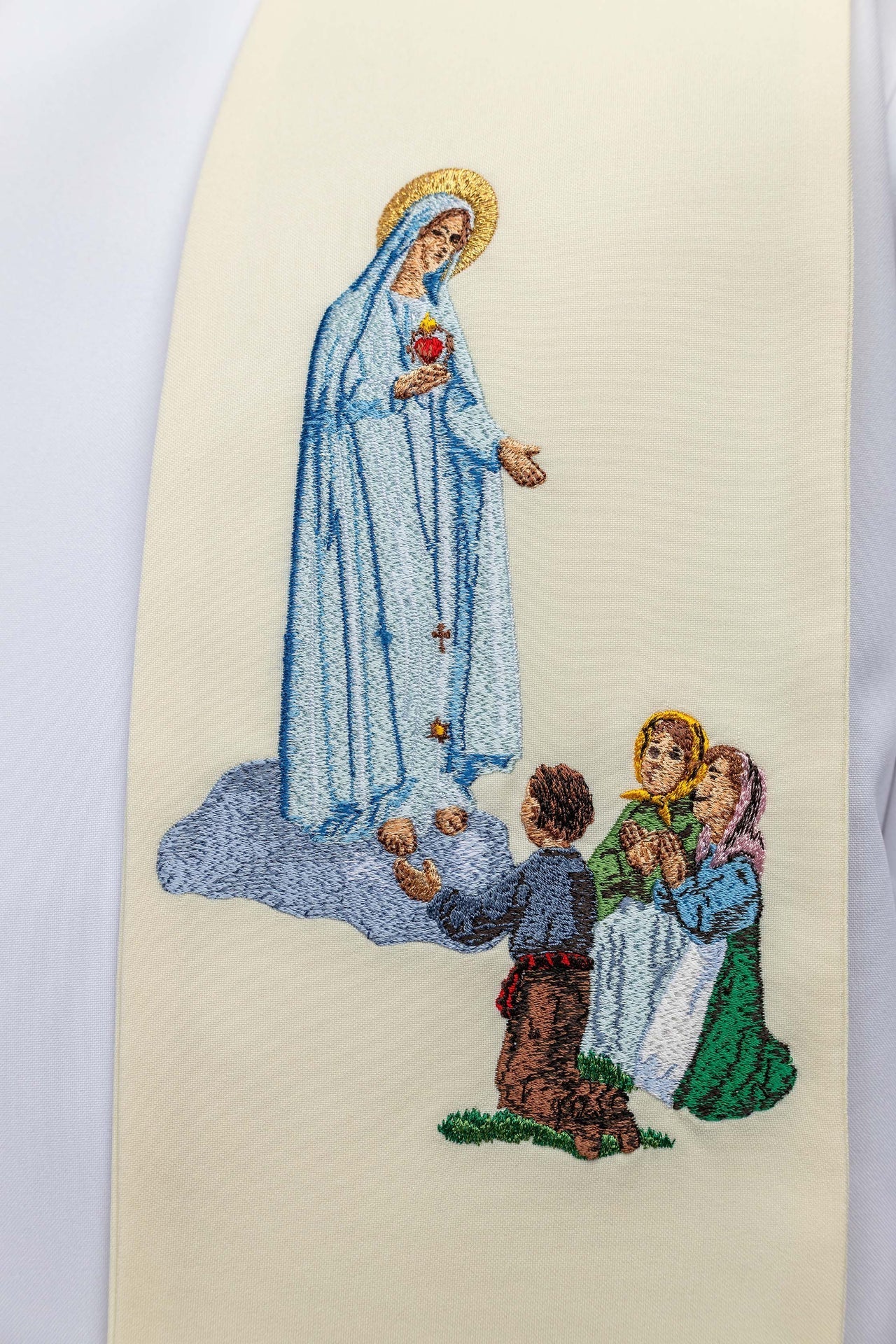 Estola bordada con la imagen de Nuestra Señora de Fátima KSW2/014 - CASULLAS.ES