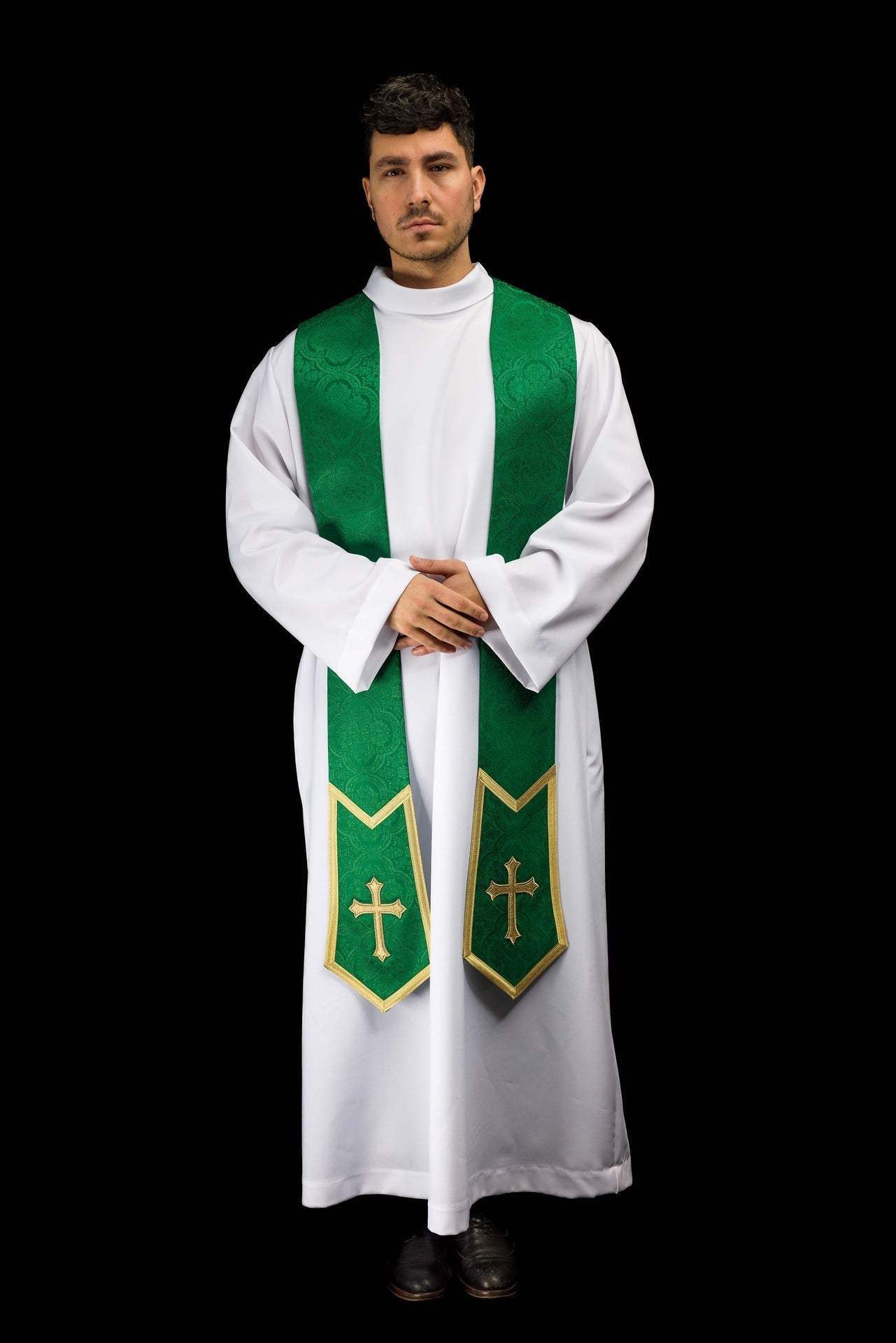 Estola bordada con motivo de Cruz en tejido jacquard verde KST/639/01/11 - CASULLAS.ES