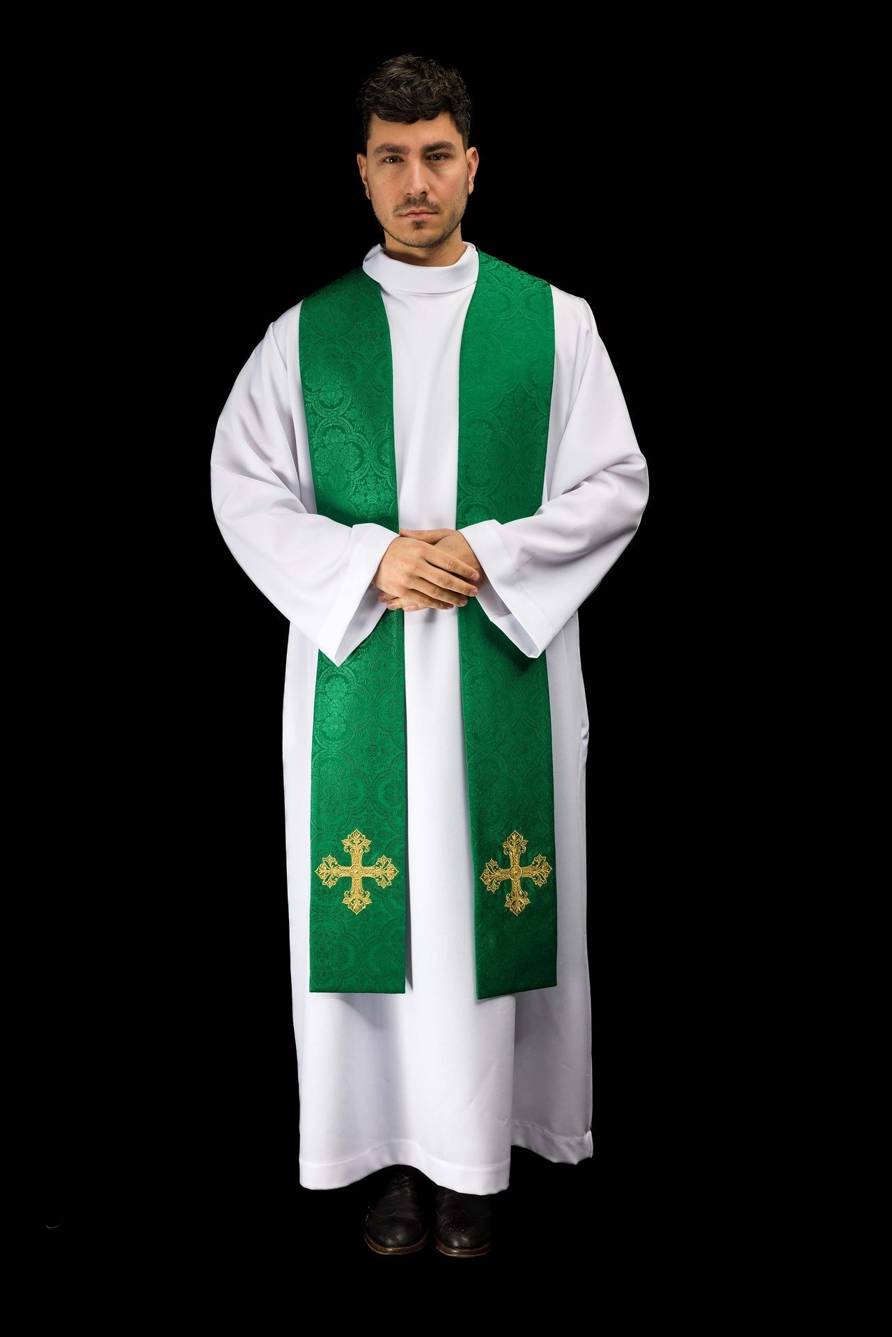 Estola bordada con motivo de cruz tejido jacquard verde KST/967/01/11 - CASULLAS.ES