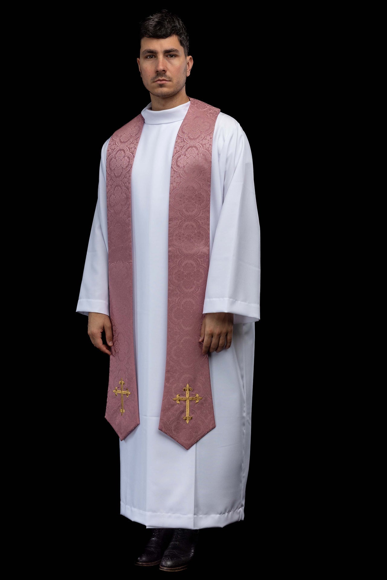 Estola bordada con motivo de la Cruz tejido jacquard rosa KST/638/08/11 - CASULLAS.ES