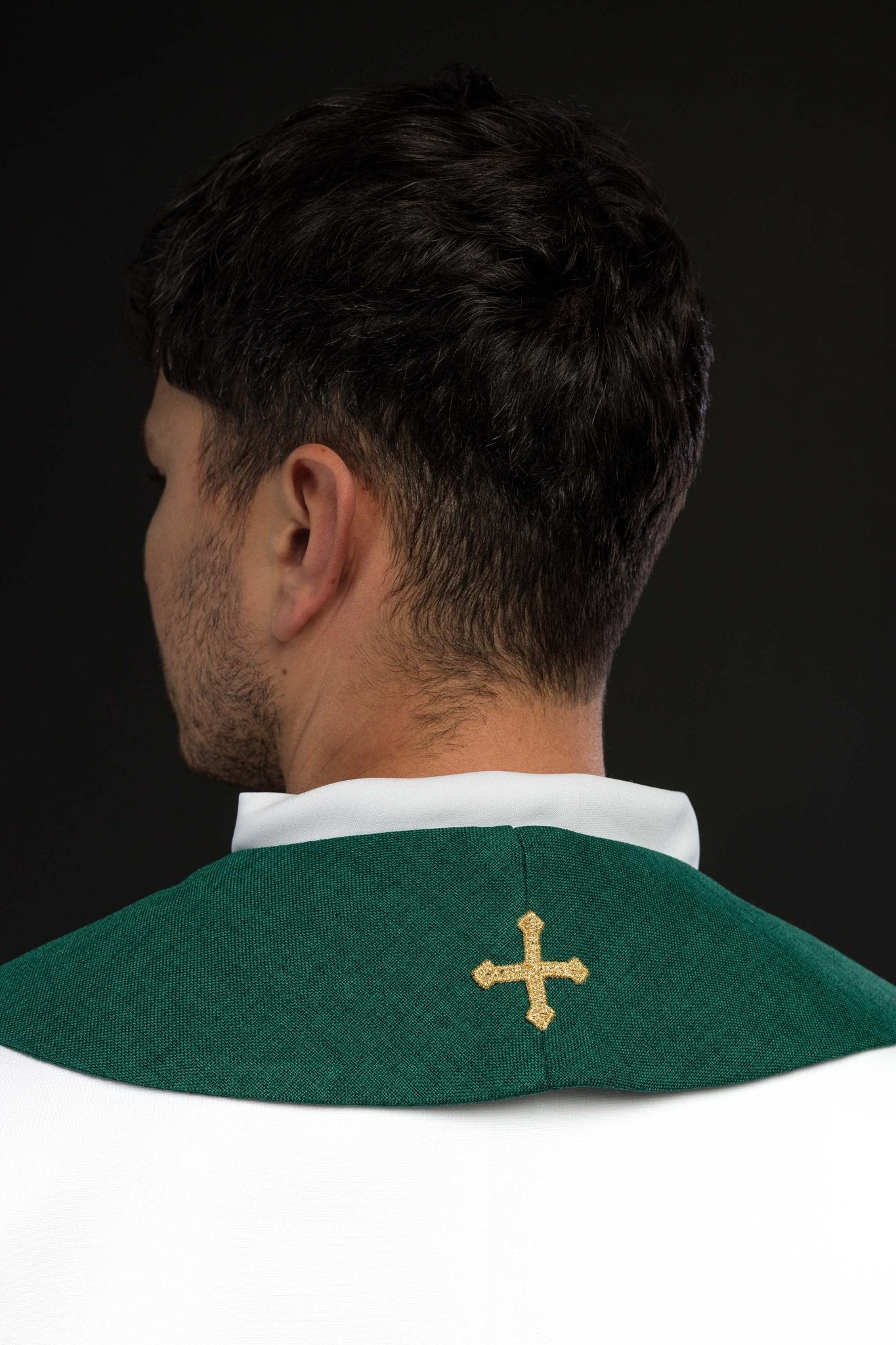 Estola bordada en terciopelo con motivo IHS verde S-2055-01-70 - CASULLAS.ES