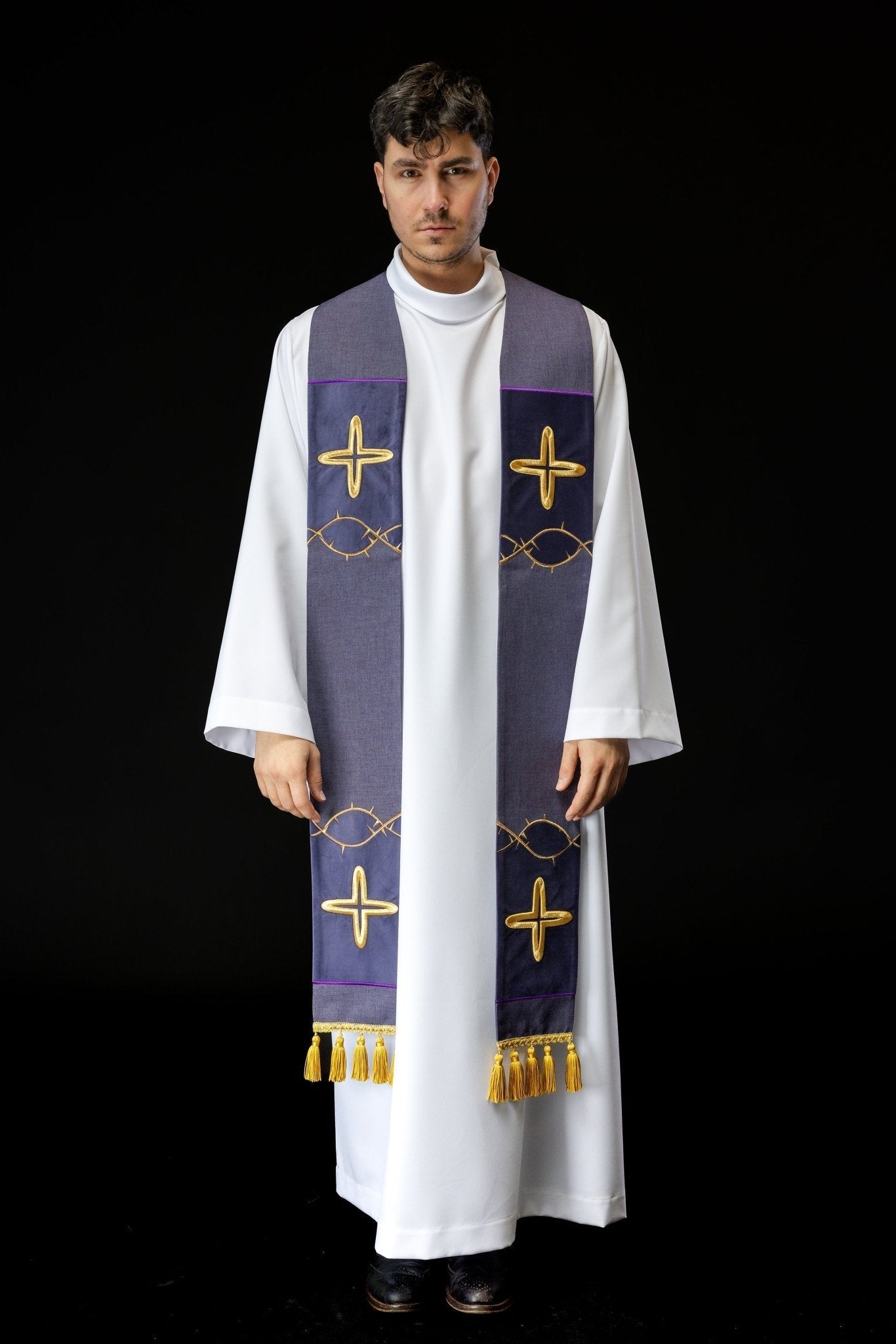 Estola bordada para la Cuaresma con cruces – morado S - 2056 - 03 - 70 - CASULLAS.ES