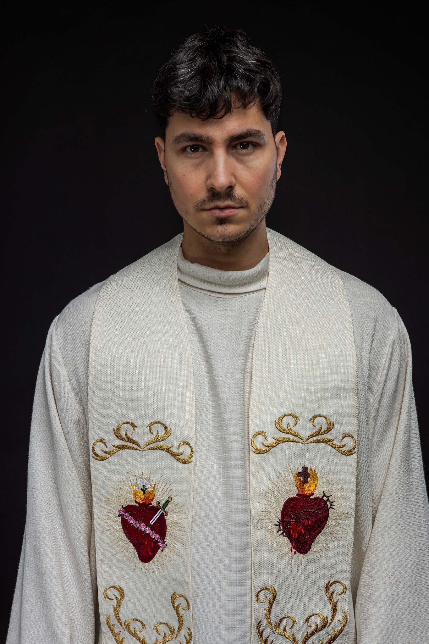 Estola con bordado del corazón de Jesús y María Crudo KST/125/05/52 - CASULLAS.ES