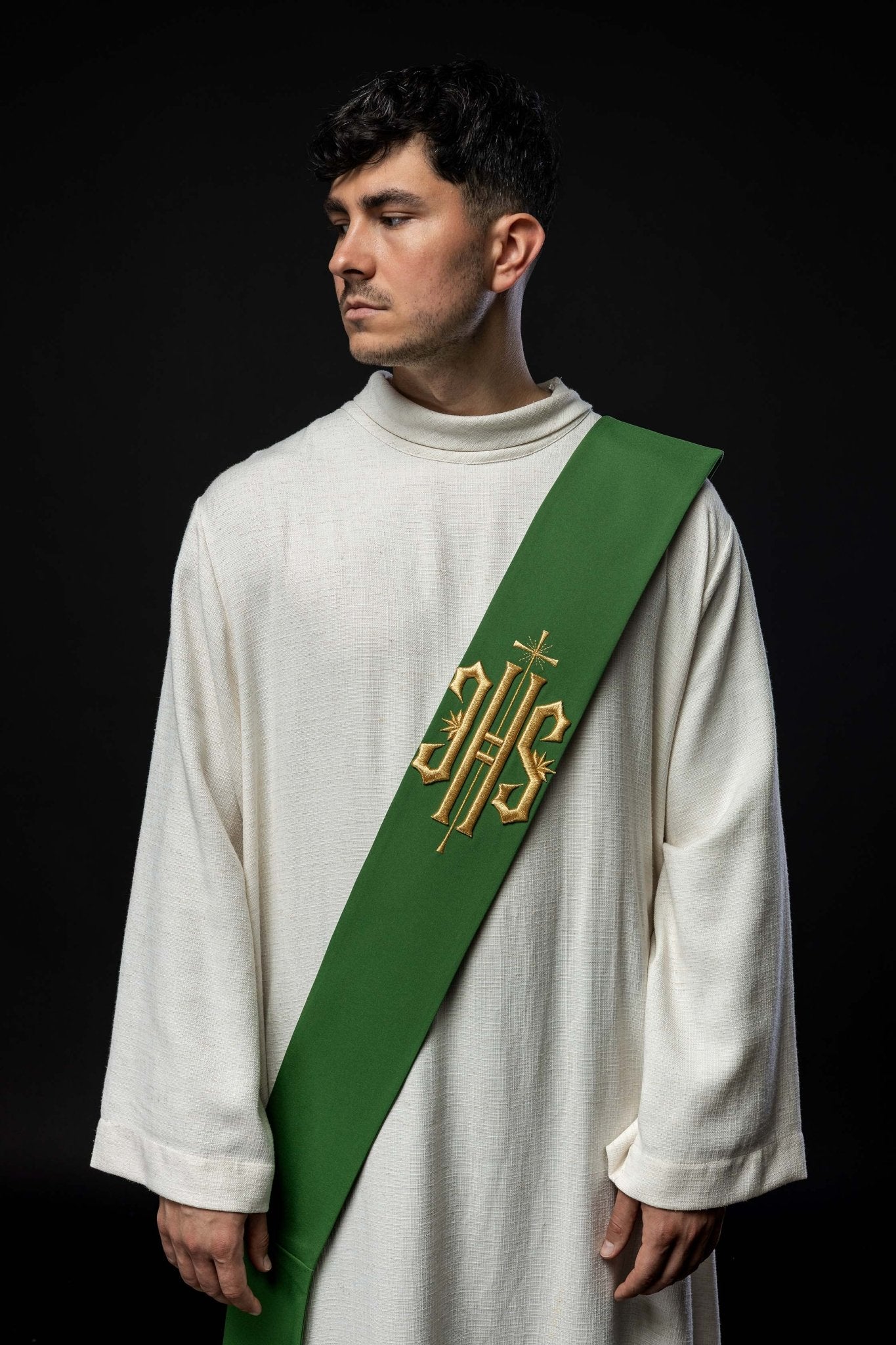 Estola diaconal verde con bordado IHS y Cruz KSD/135/01/01 ZIELONY - CASULLAS.ES