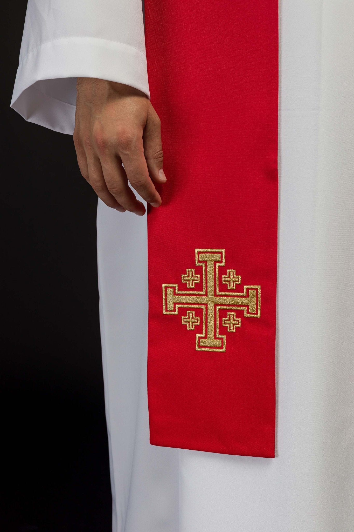 Estola roja con bordado Cruz de Jerusalén KST/046/02/01 CZERWONY - CASULLAS.ES