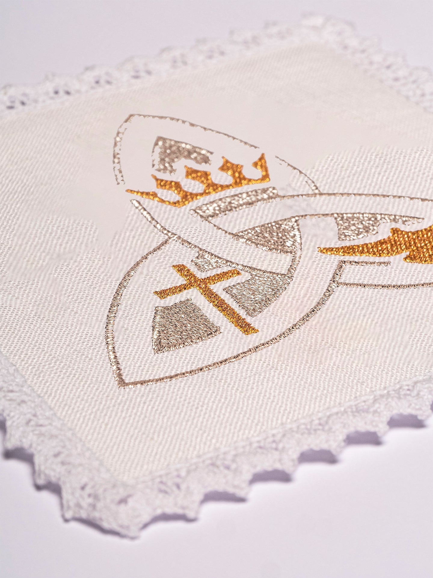 Juego de altar lino bordado Alfa y Omega KKL/171 - CASULLAS.ES