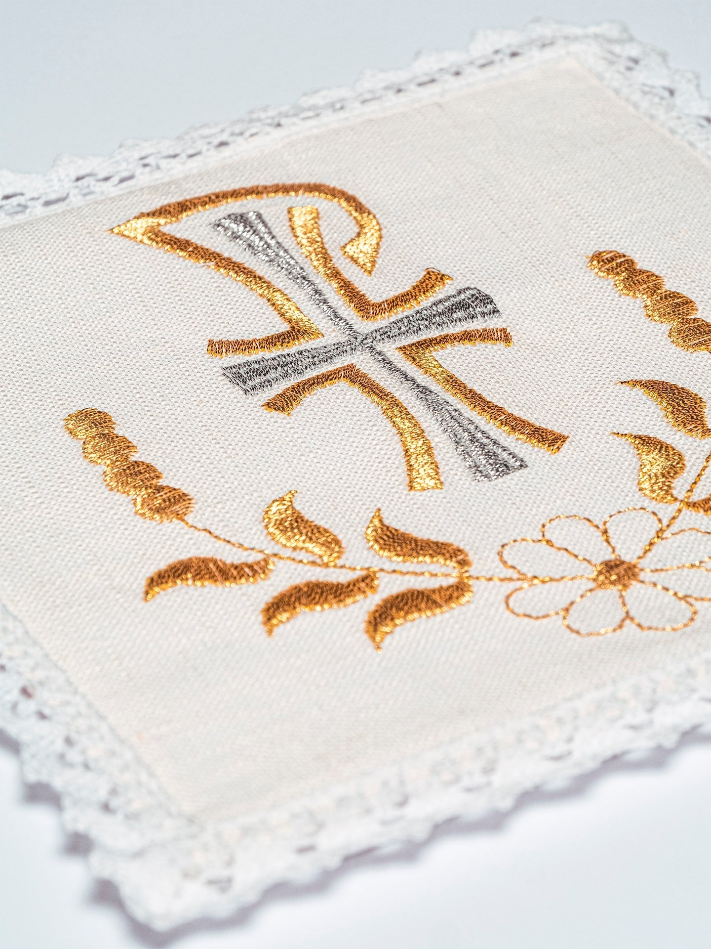 Juego de altar lino bordado dorado PAX KKL/073 - CASULLAS.ES