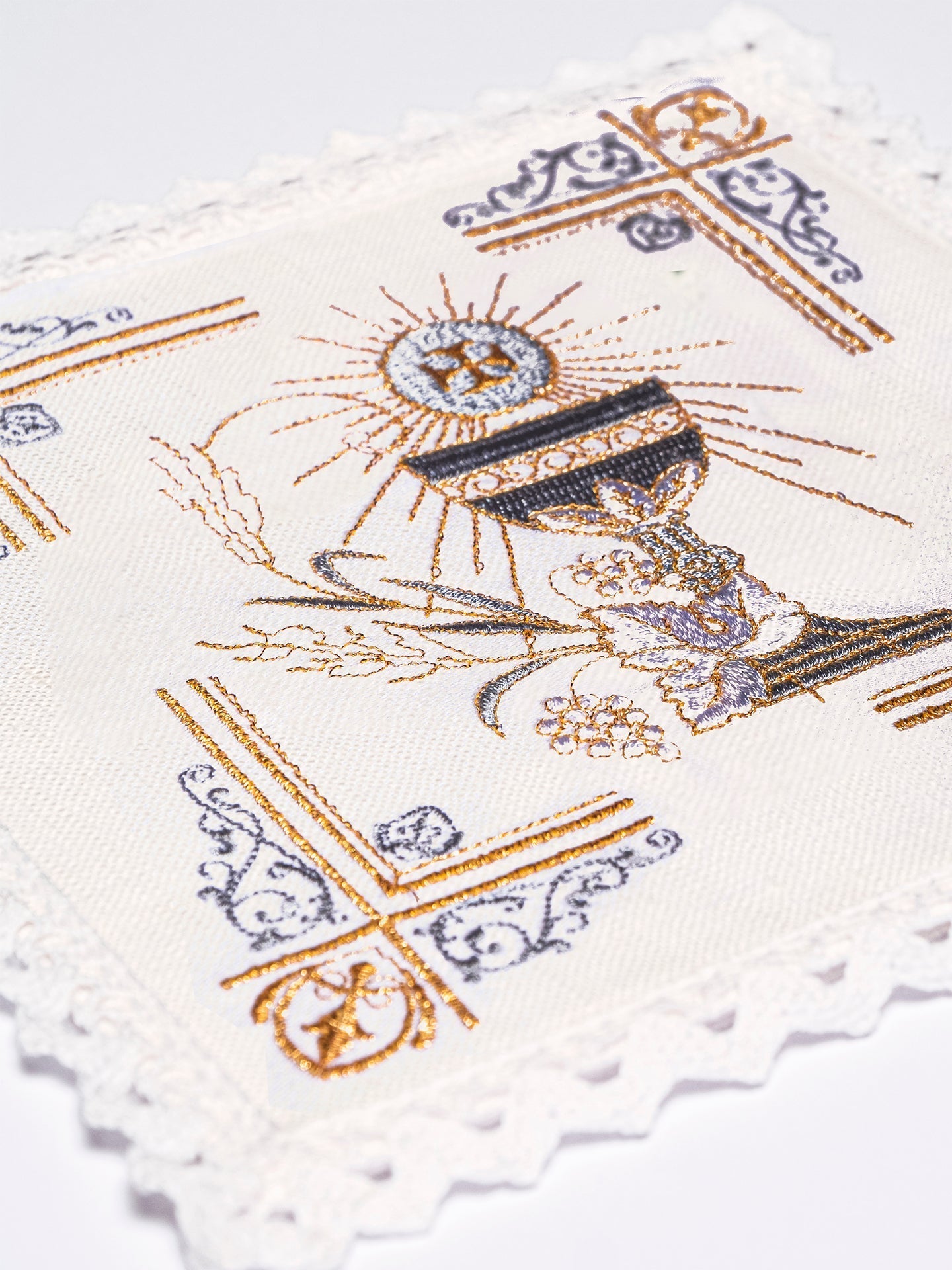 Juego de altar lino con bordado Cáliz KKL/163 - CASULLAS.ES