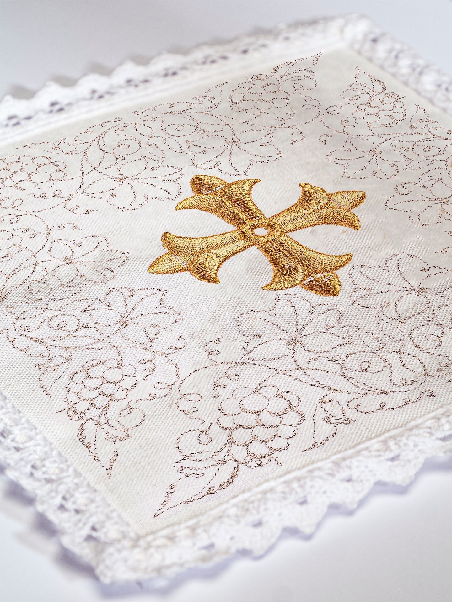 Juego de altar lino con bordado Cruz KKL/149 - CASULLAS.ES