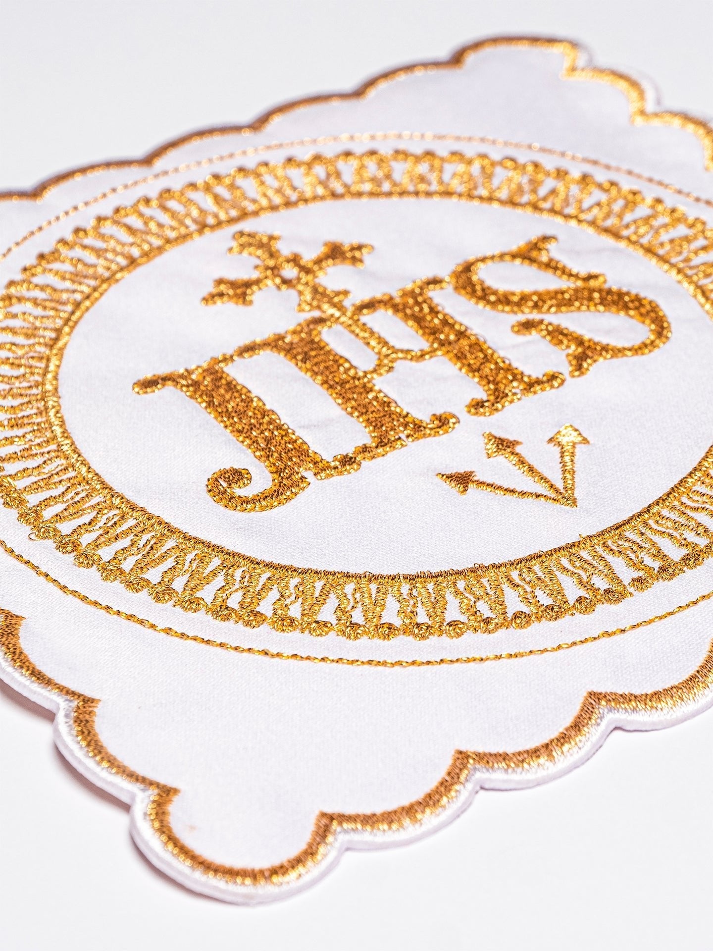 Juego de altar lino con bordado IHS dorado KK/082 - CASULLAS.ES