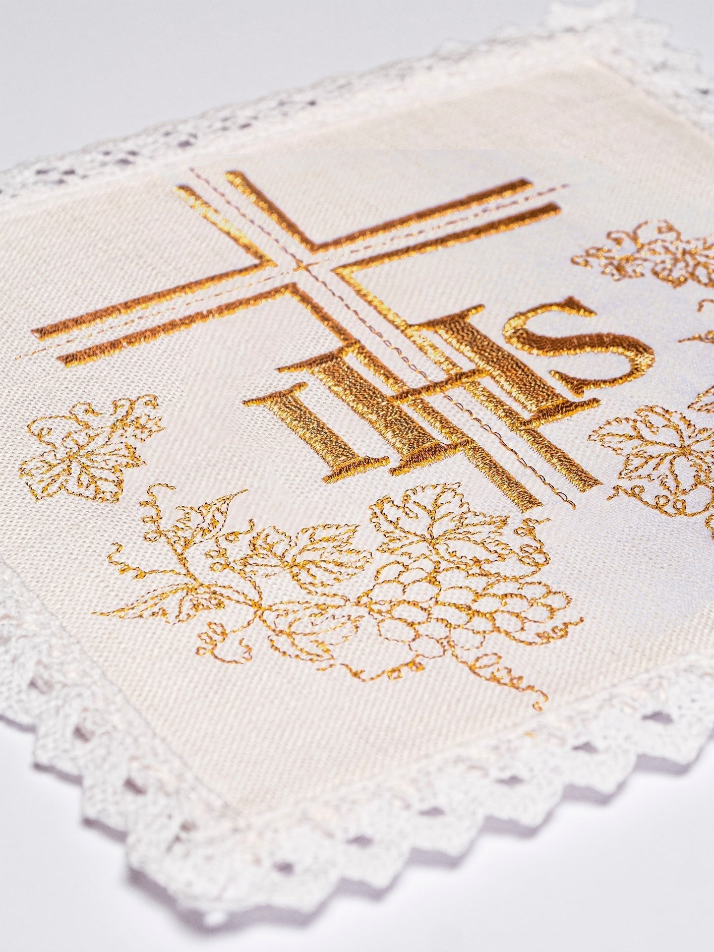 Juego de altar lino con bordado JHS y Cruz KKL/156 - CASULLAS.ES