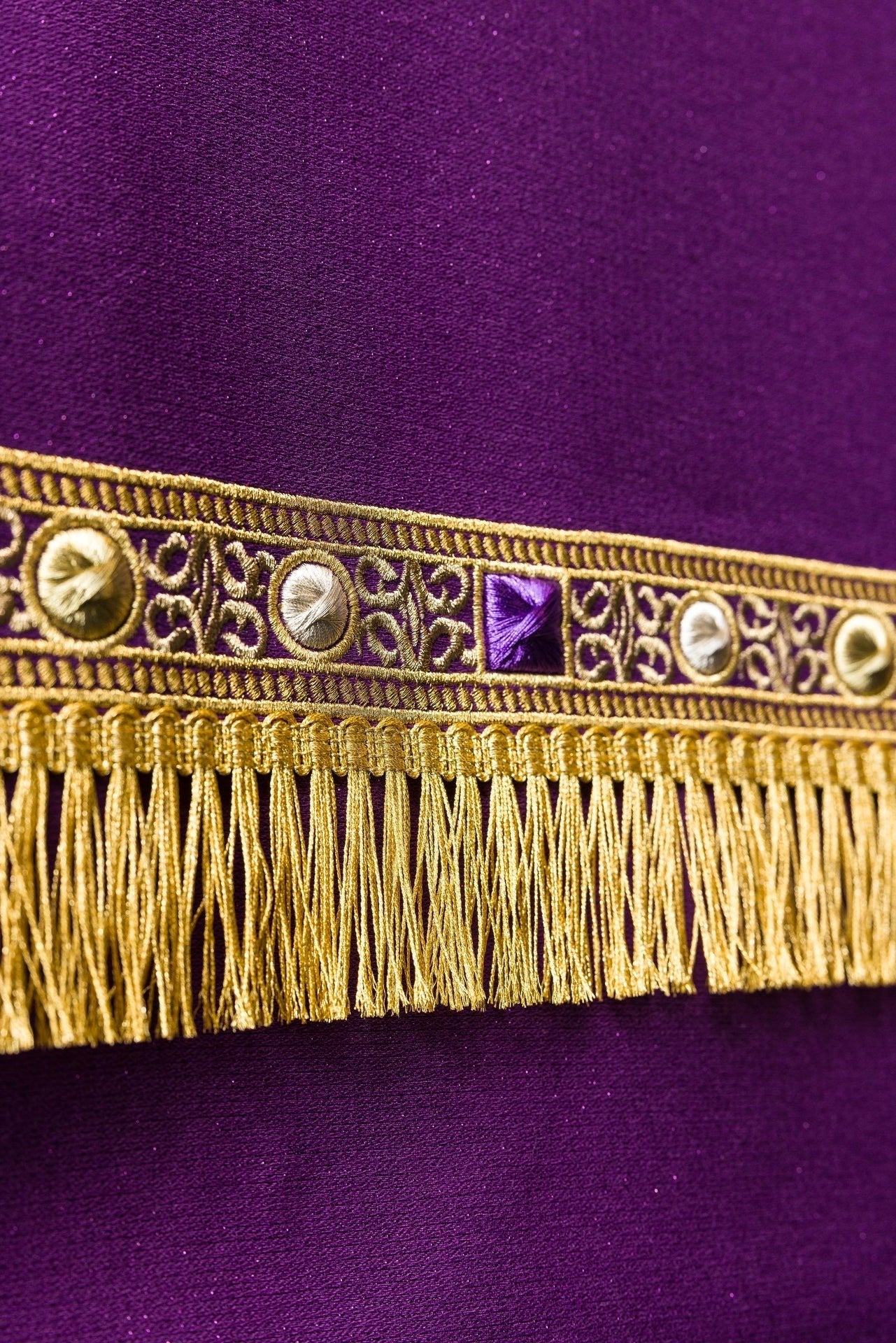 Mantel para ambón con bordado de Adviento en color violeta S-8076-03-103 55*250 - CASULLAS.ES