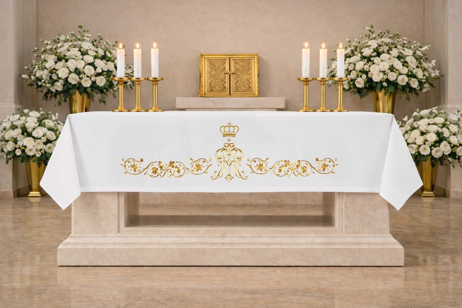 Mantel de altar con símbolo mariano bordado