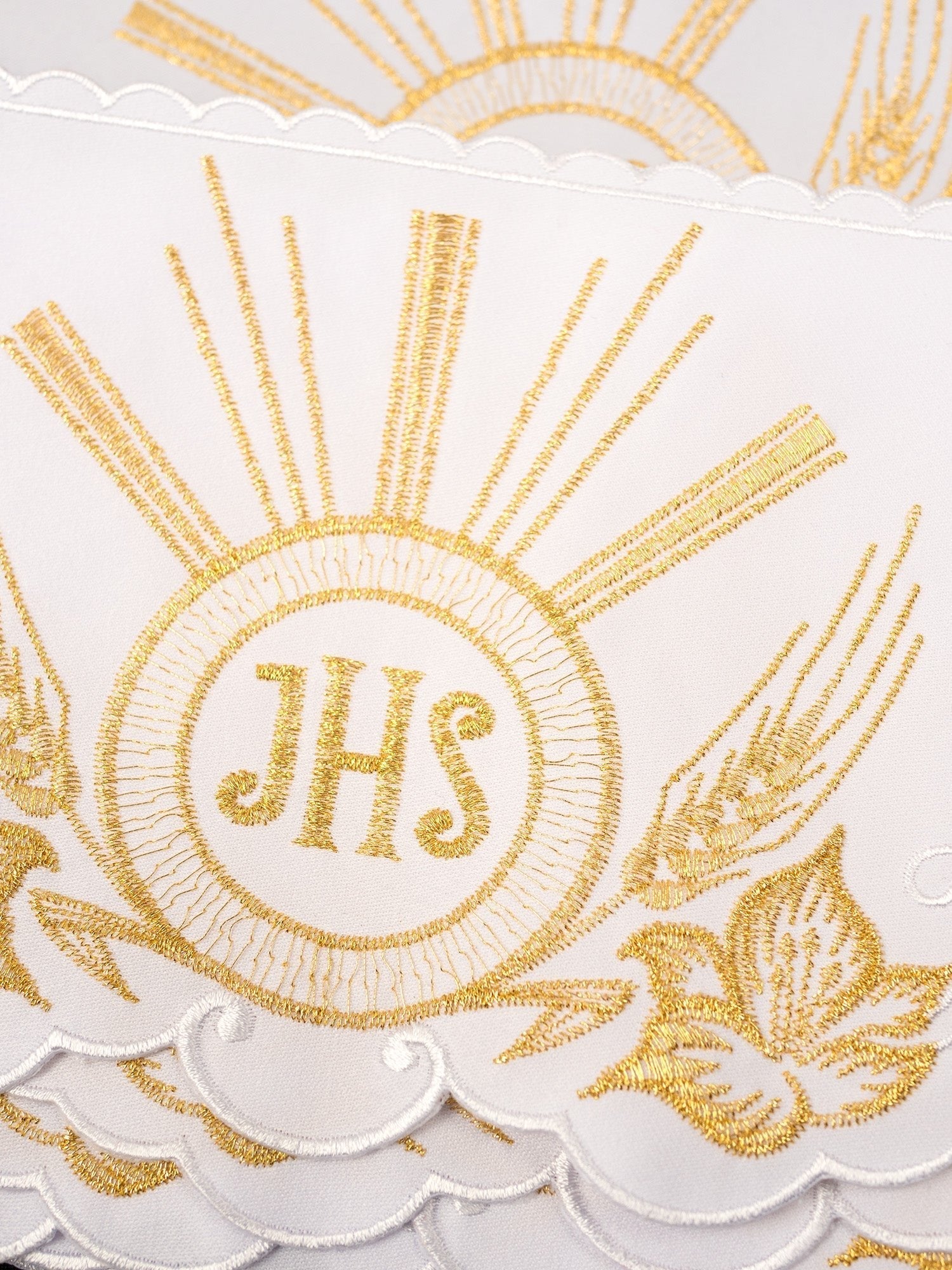 Puntilla de altar con bordado IHS - blanco KOM/053/04 15cm 3,5m - CASULLAS.ES