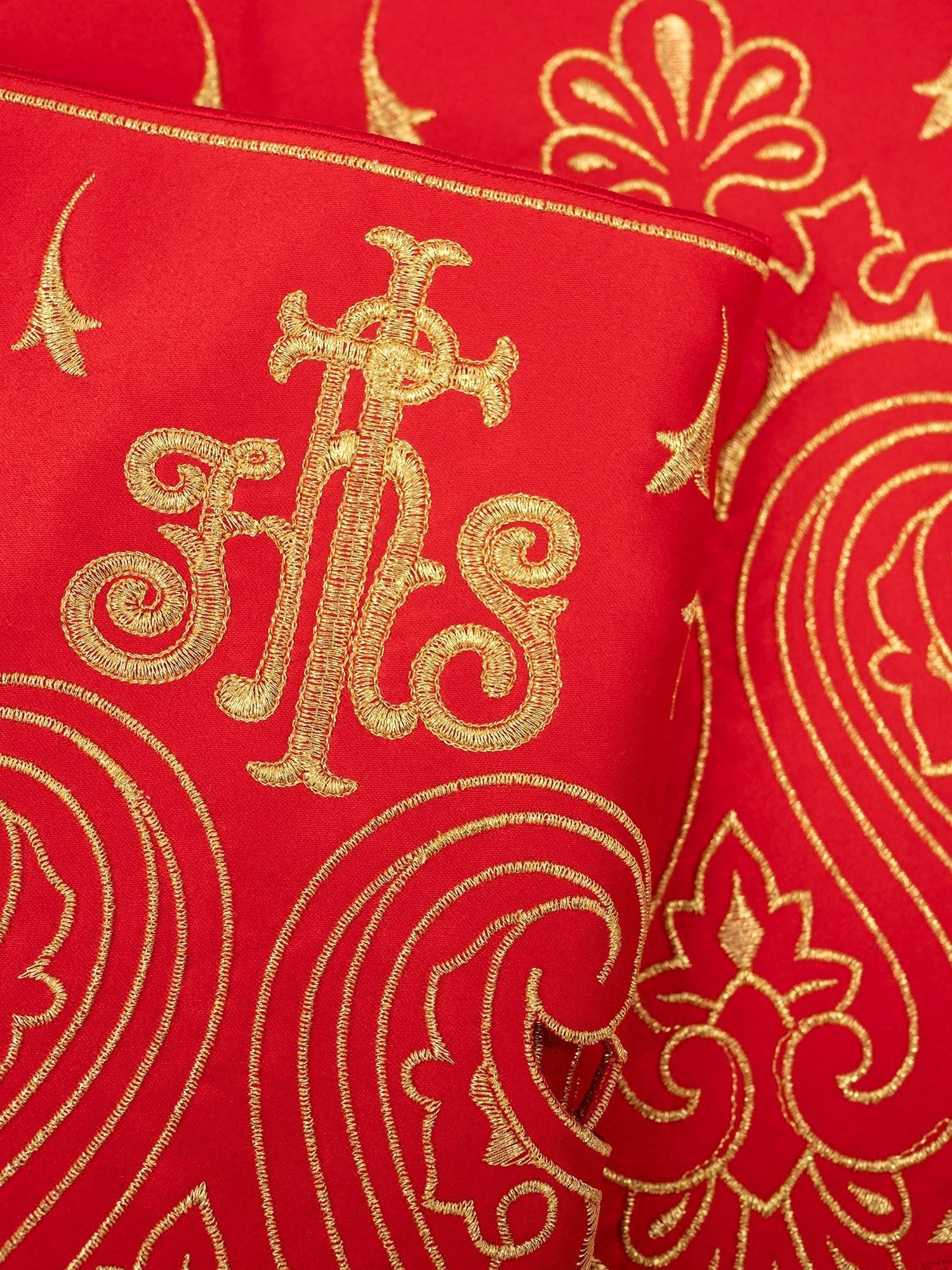 Puntilla de altar con bordado IHS - rojo KOM/031/02 24cm 3,5m - CASULLAS.ES