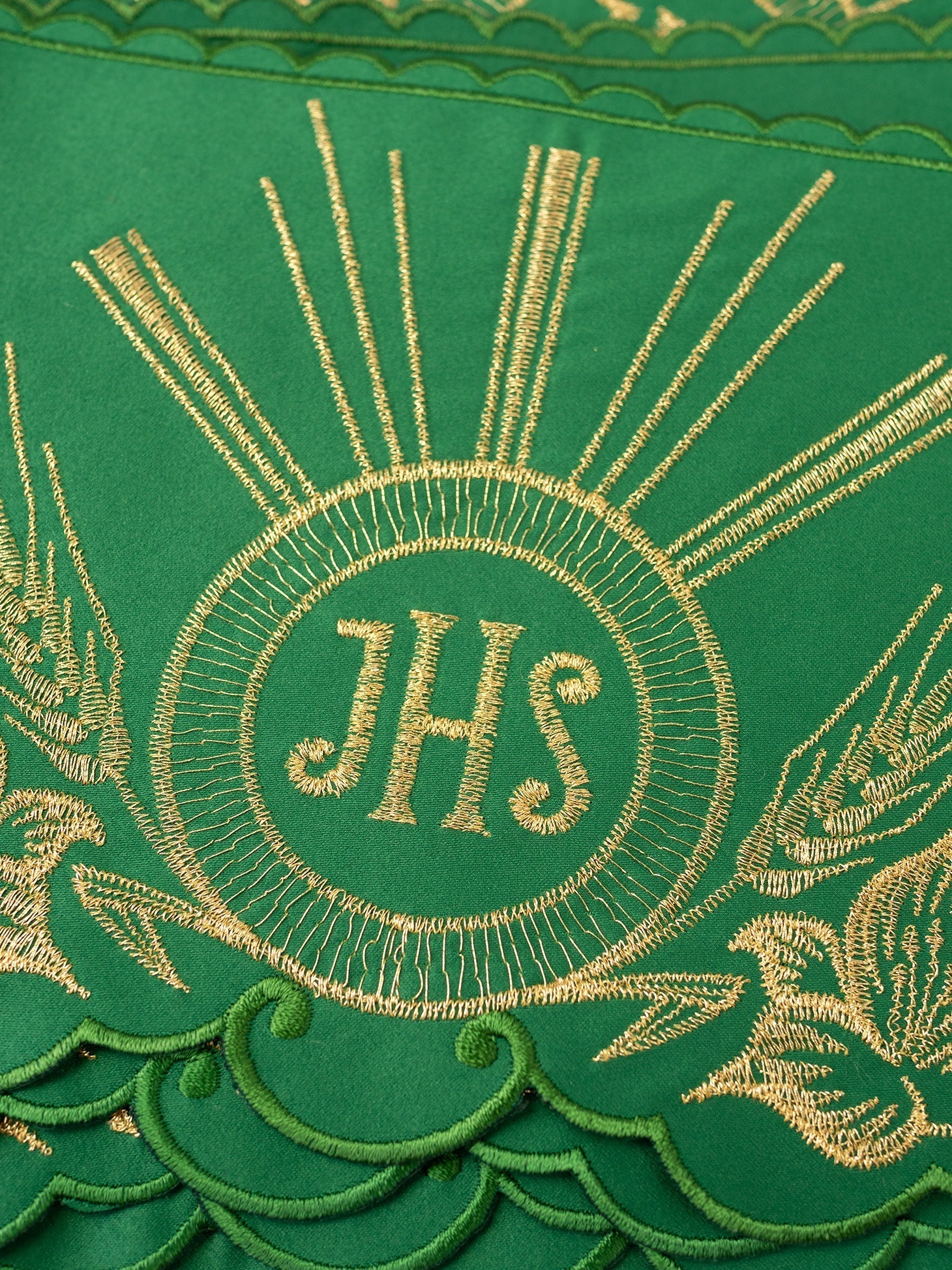 Puntilla de altar con bordado IHS - verde KOM/053/01 15cm 3,5m - CASULLAS.ES
